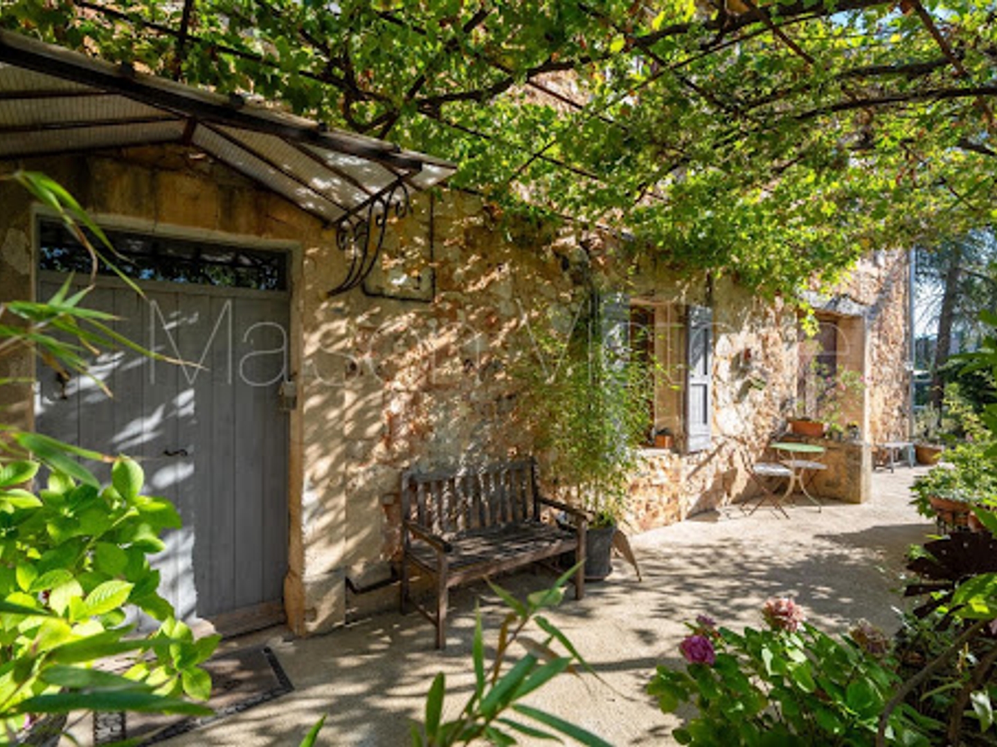 Maison à vendre - 6 pièces - 151m2 - Roussillon (84220)