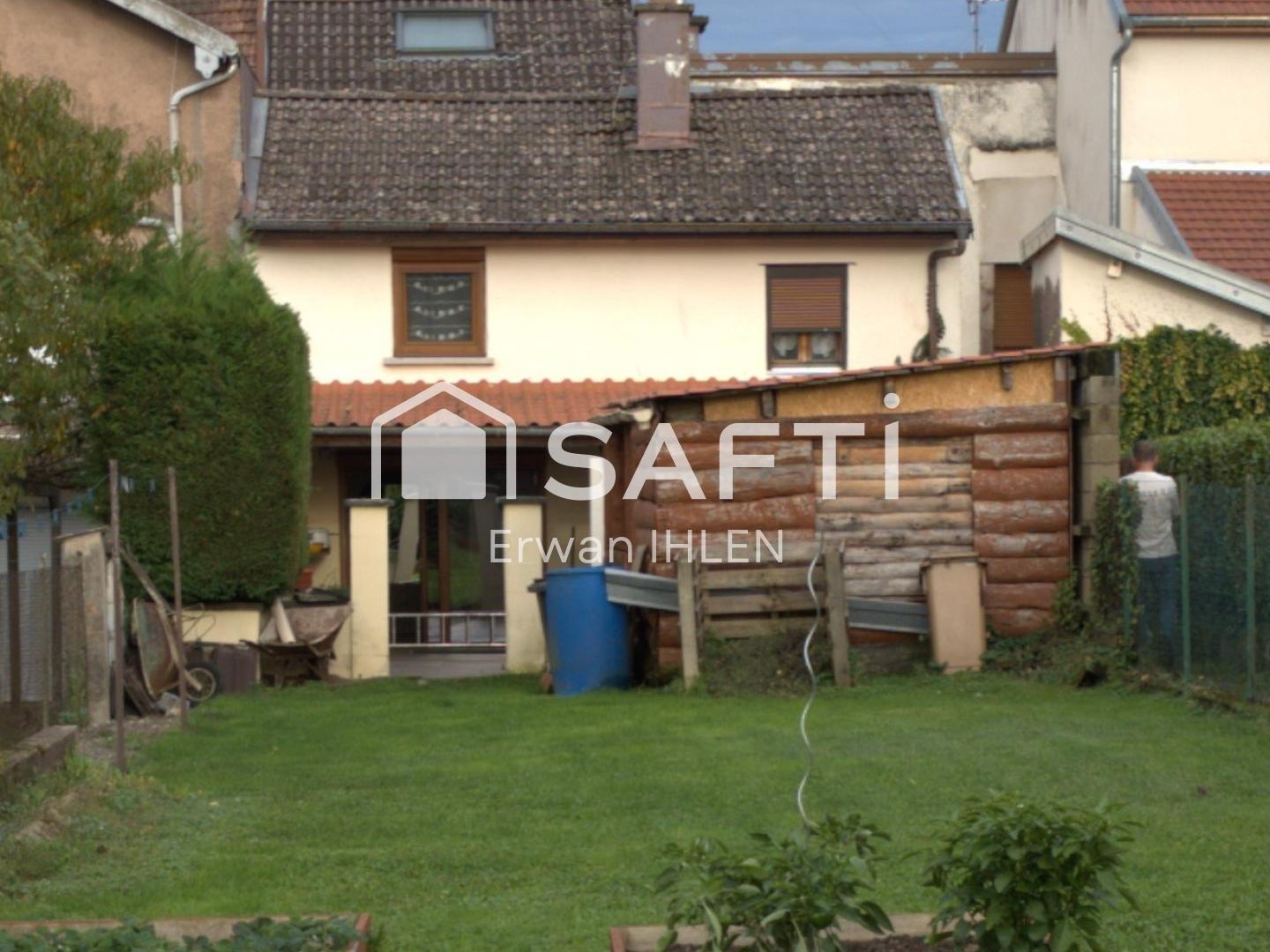Maison de ville, 169 m², terrain clos, garage