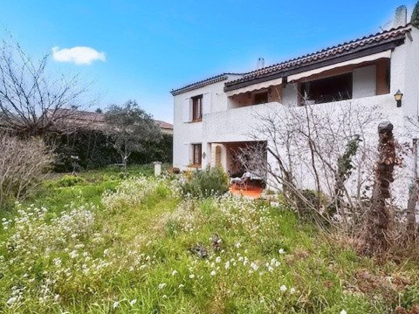 Maison de ville de 140 m² sur 550 m² de jardin.