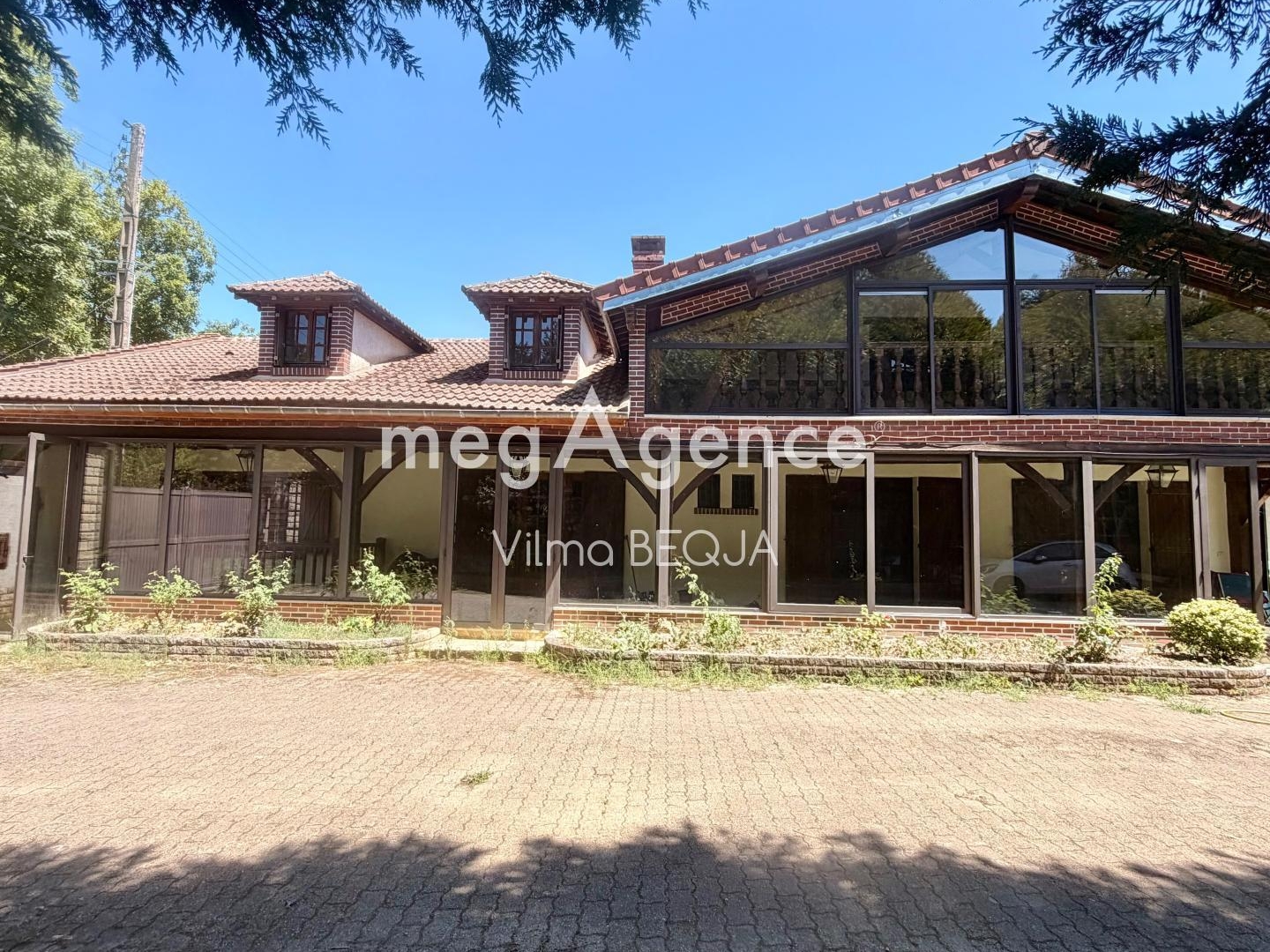 Maison à vendre - 5 pièces - 383m2 - Sens (89100)