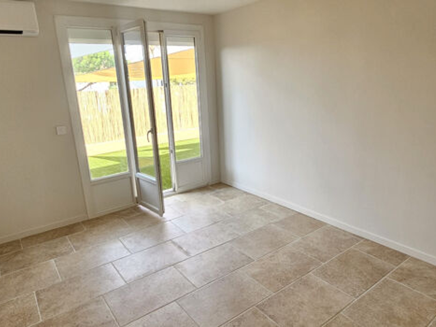 Appartement à vendre - 4 pièces - 72m2 - Le Lavandou (83980)
