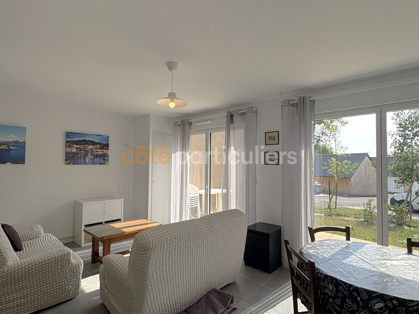 Châteauneuf D'Ille Et Vilaine Appartement de type 3, 62 m2. Terrasses et jardinets