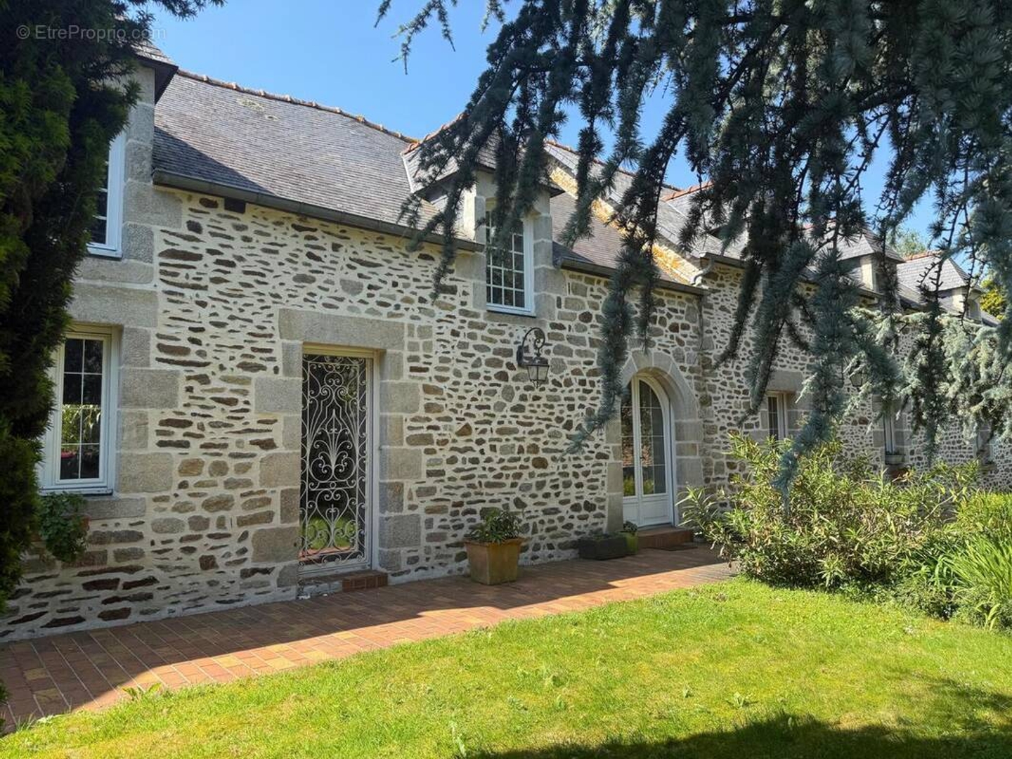 Maison 7 pièces 218 m²