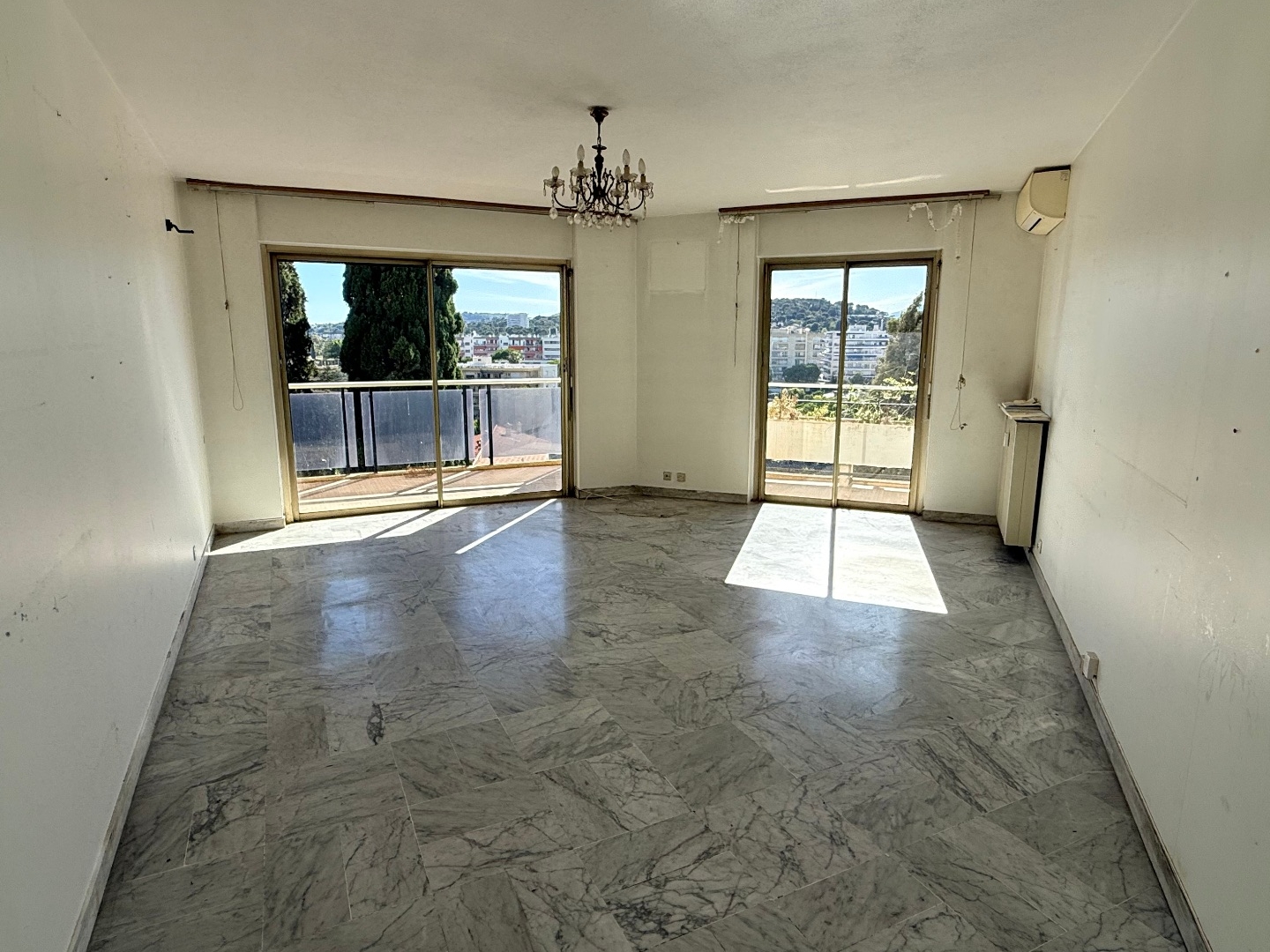 Appartement à vendre - 2 pièces - 58m2 - Cagnes-Sur-Mer (06800)