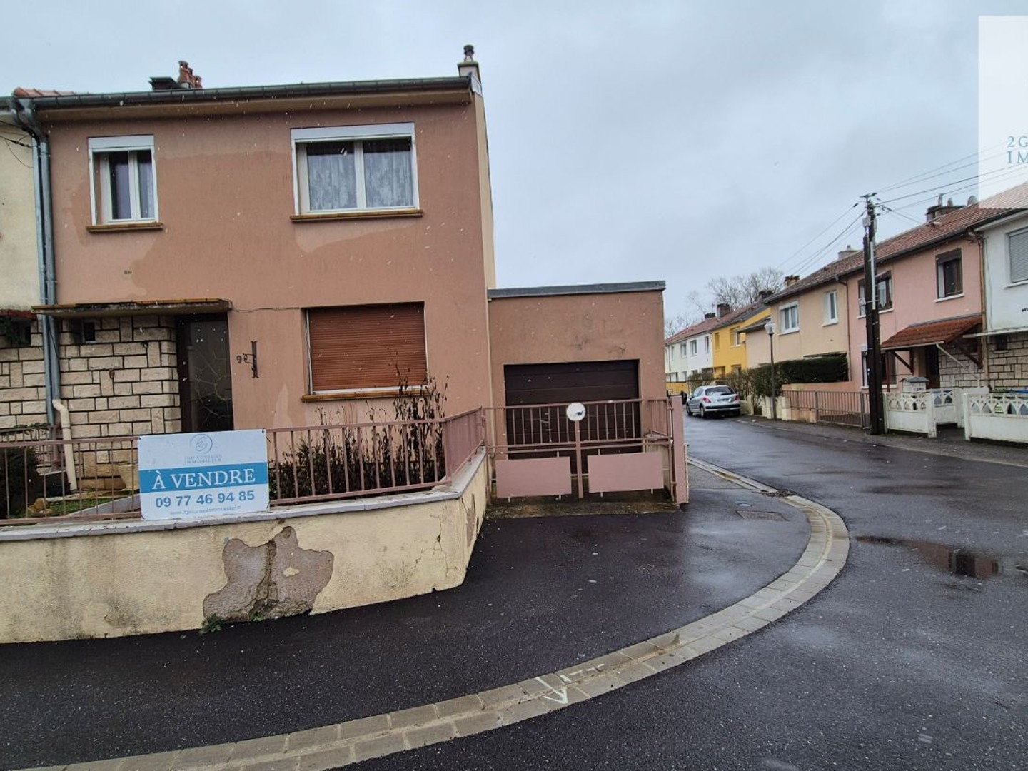 MAISON AVEC UNE SPACIEUSE VERANDA