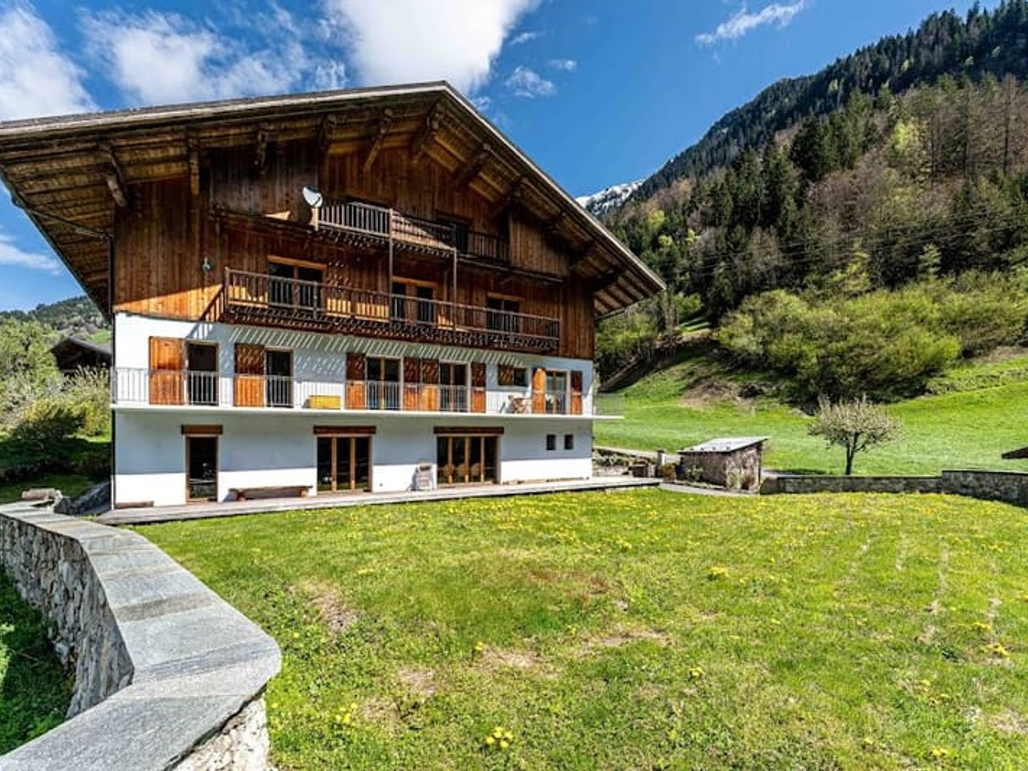 Maison 16 pièces 900 m²
