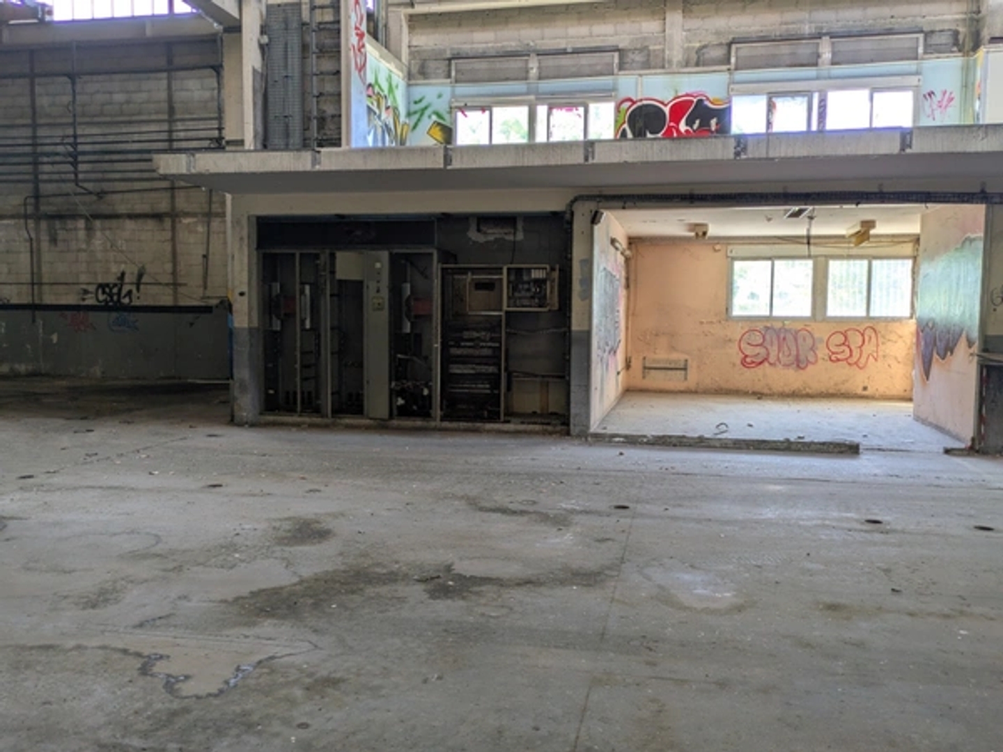 Magasin à vendre - 2 pièces - Givors (69700)