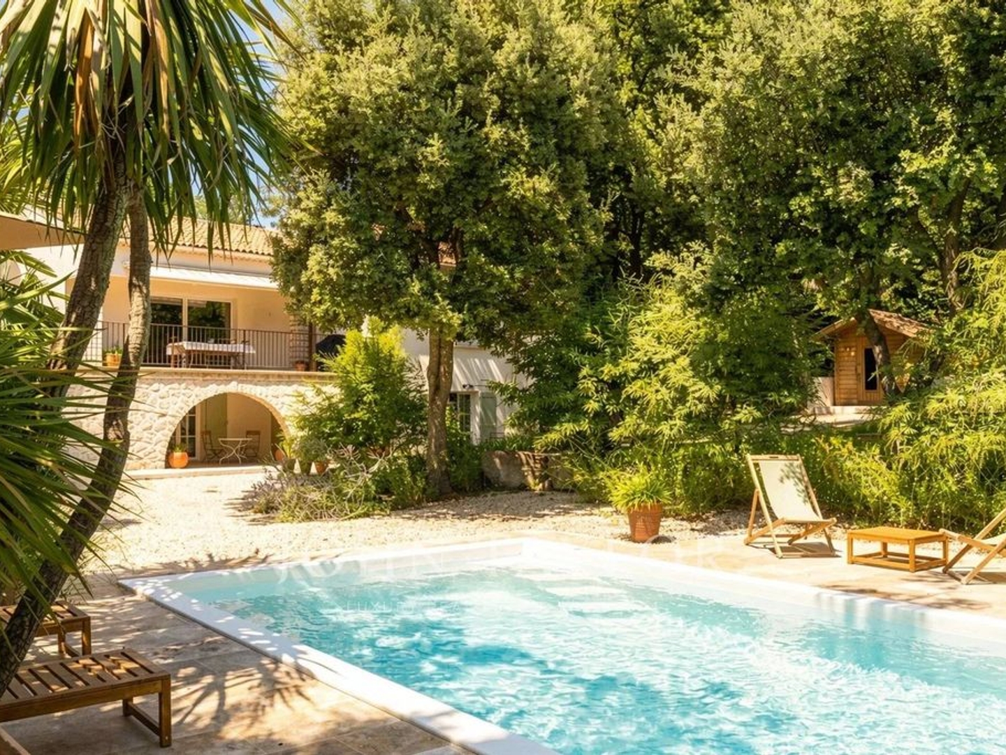 Maison à vendre - 7 pièces - 236m2 - Vernègues (13116)