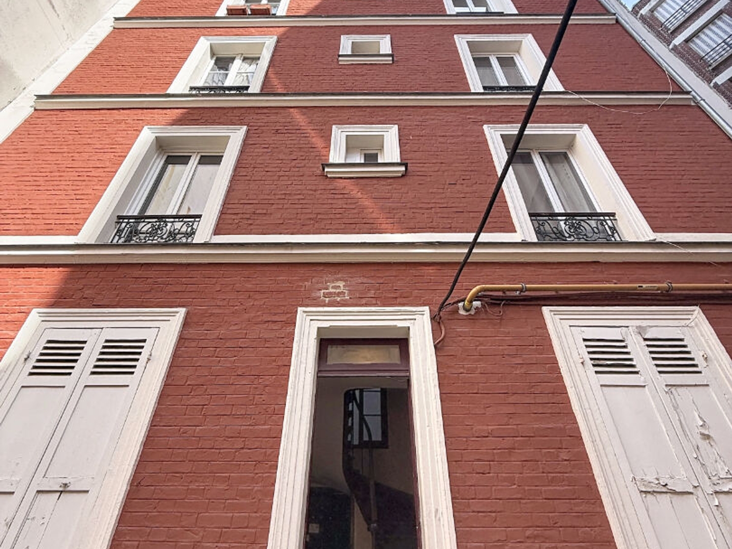Levallois studio 20.69 m2/1er étage sur cour