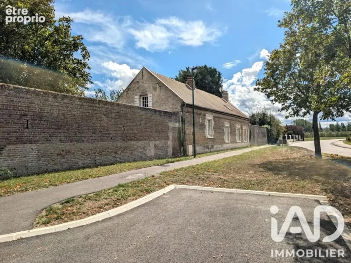 Maison 8 pièces 221 m²