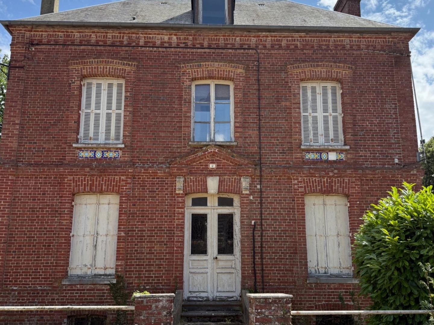 Maison de Maître de 1901 à rénover - Charme, authenticité et potentiel - À 8 min de la gare de Bernay