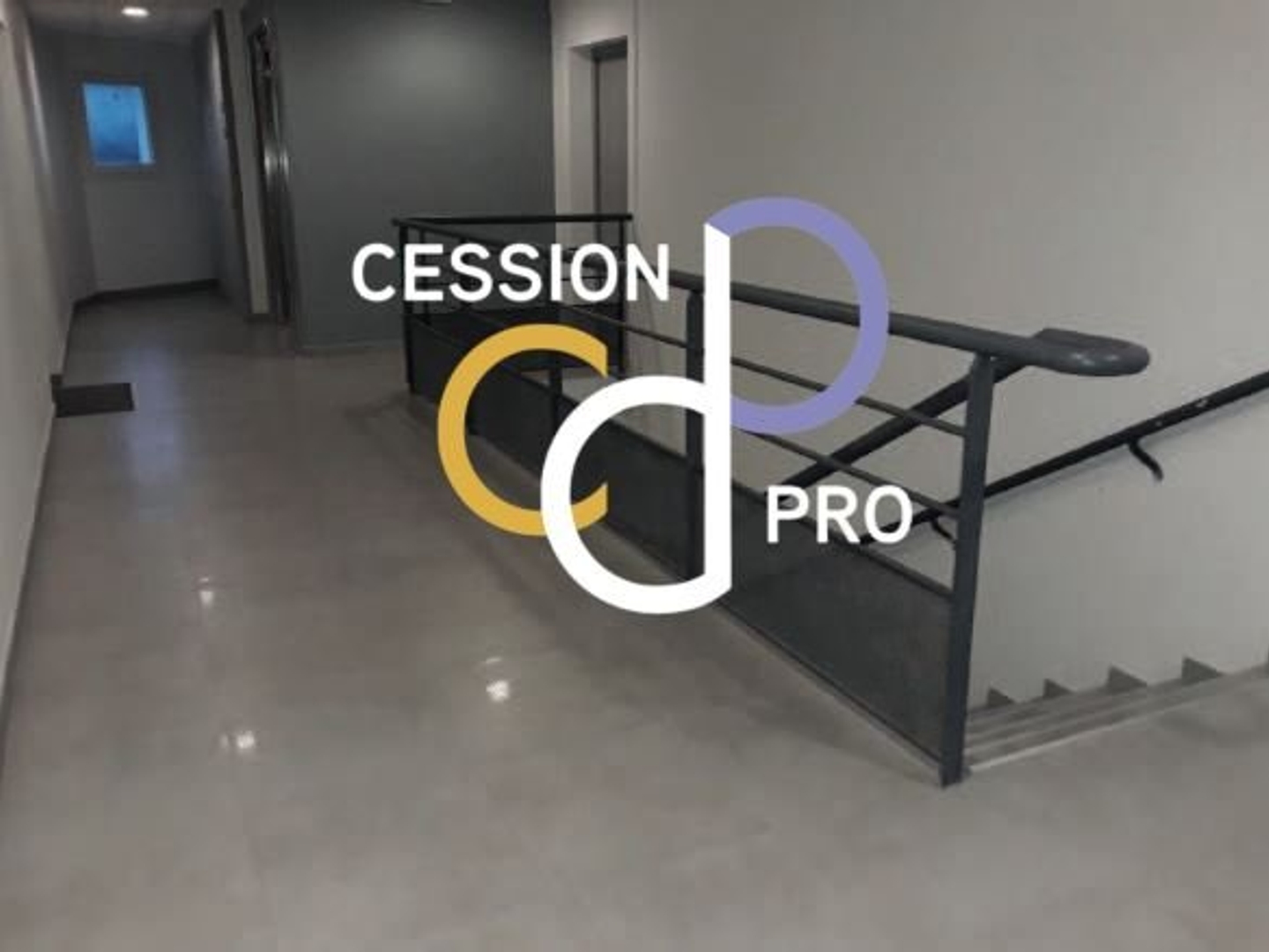 Bureaux D'environ 250 M² À Vendre Pour Activités Médicales Et Pa