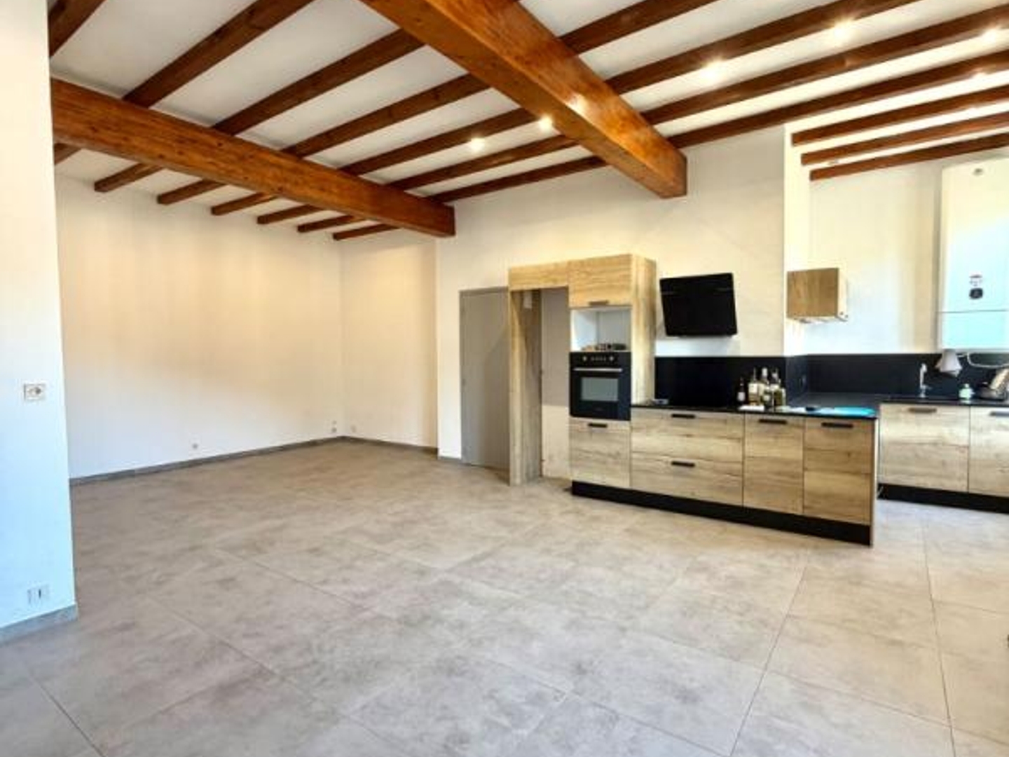 T2 de 75 m² avec 2 places de parking et combles aménageables