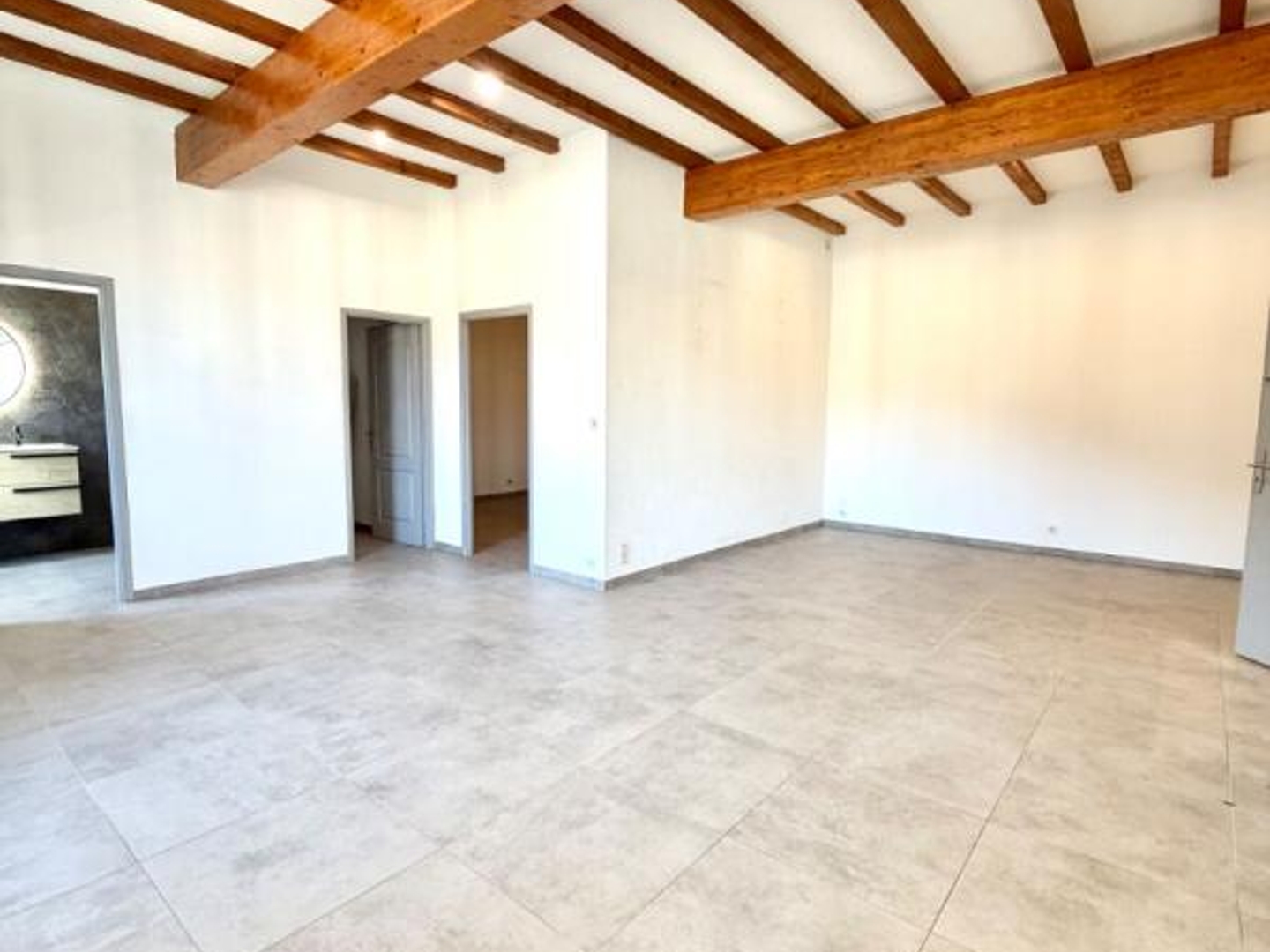 Appartement à vendre - 2 pièces - 75m2 - Châteaurenard (13160)