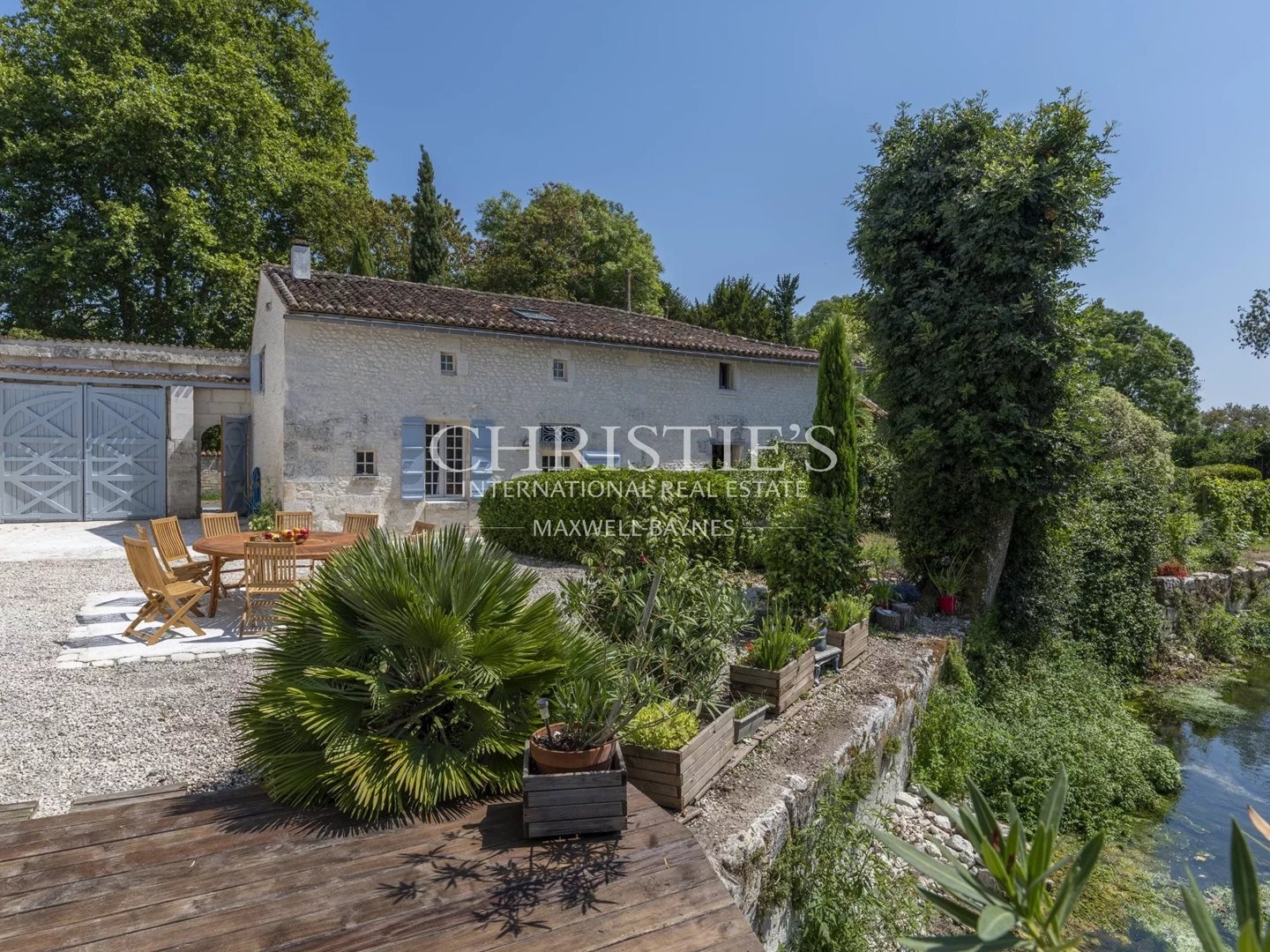 Maison à vendre - 10 pièces - 370m2 - Montils (17800)
