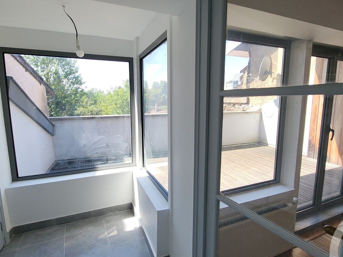 Maison à vendre - 7 pièces - 245m2 - Bourg-En-Bresse (01000)