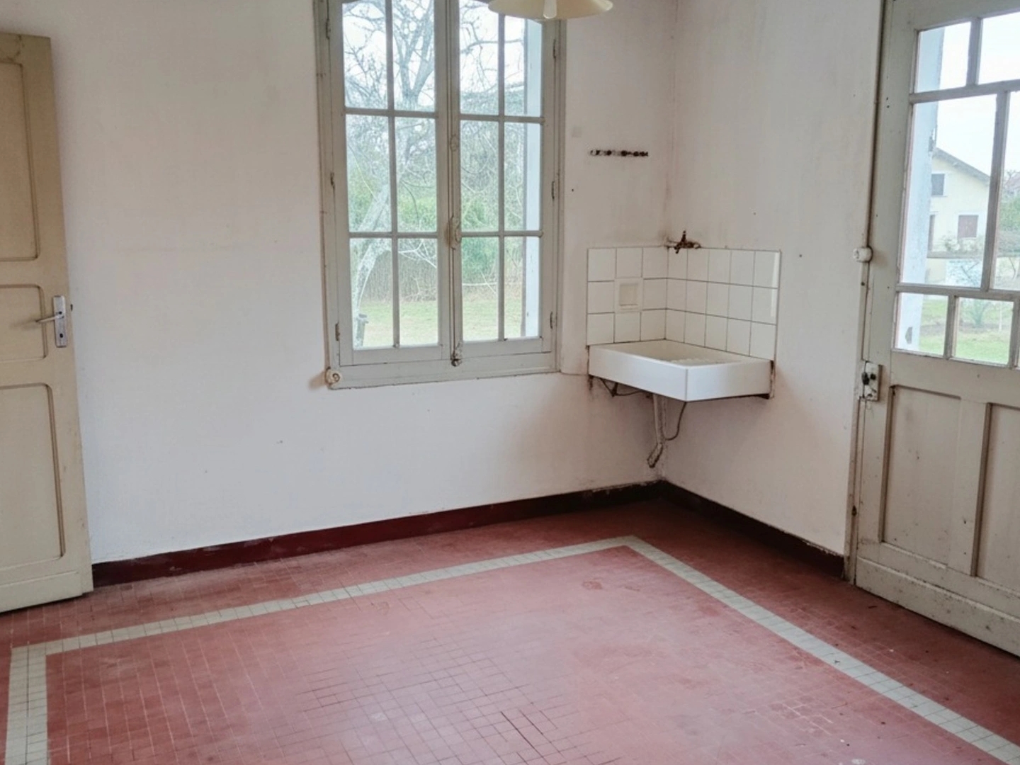 Immeuble à vendre - 11 pièces - 193m2 - Villeneuve-De-Marsan (40190)