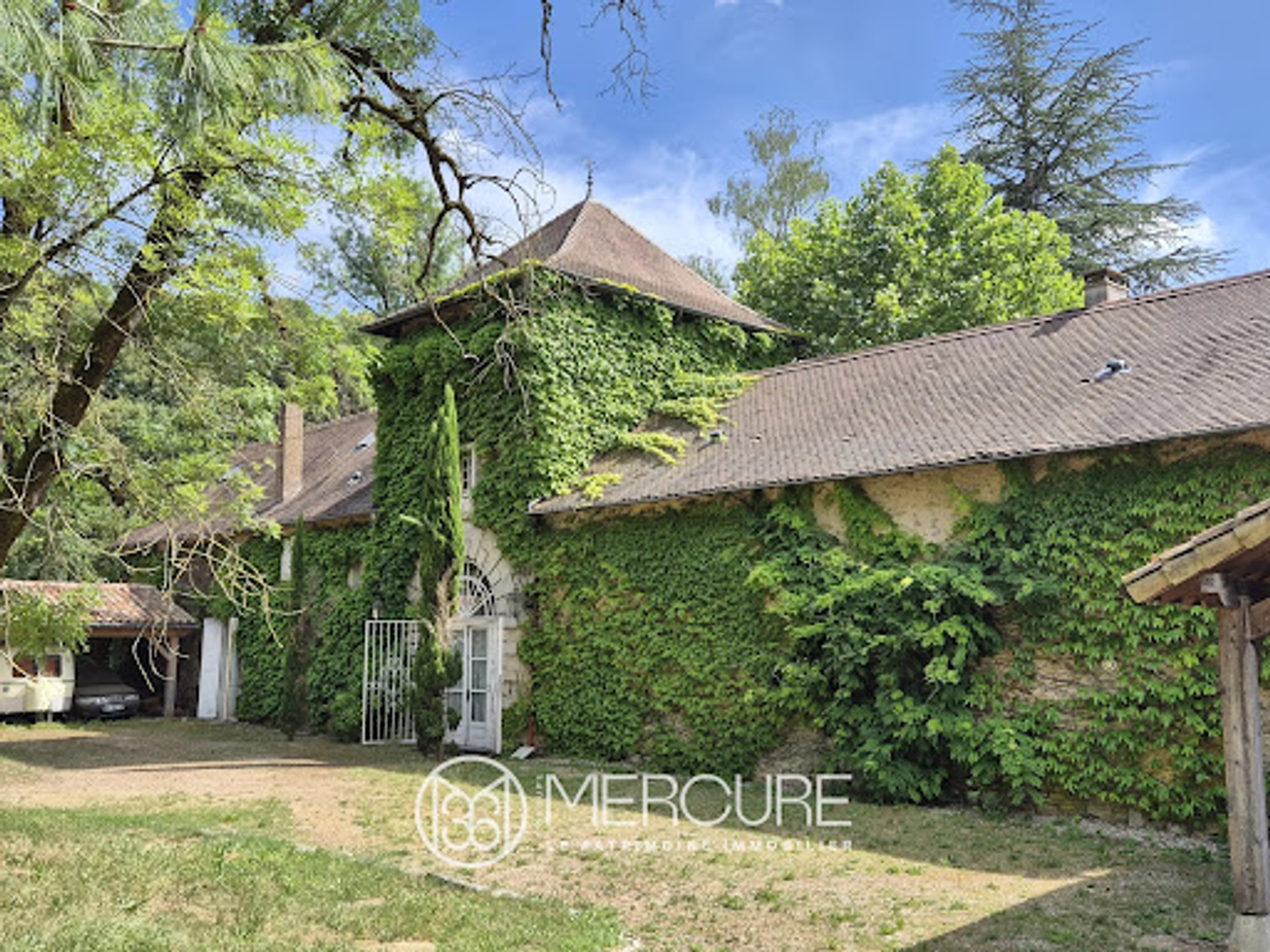 Propriété 10 pièces 324 m²