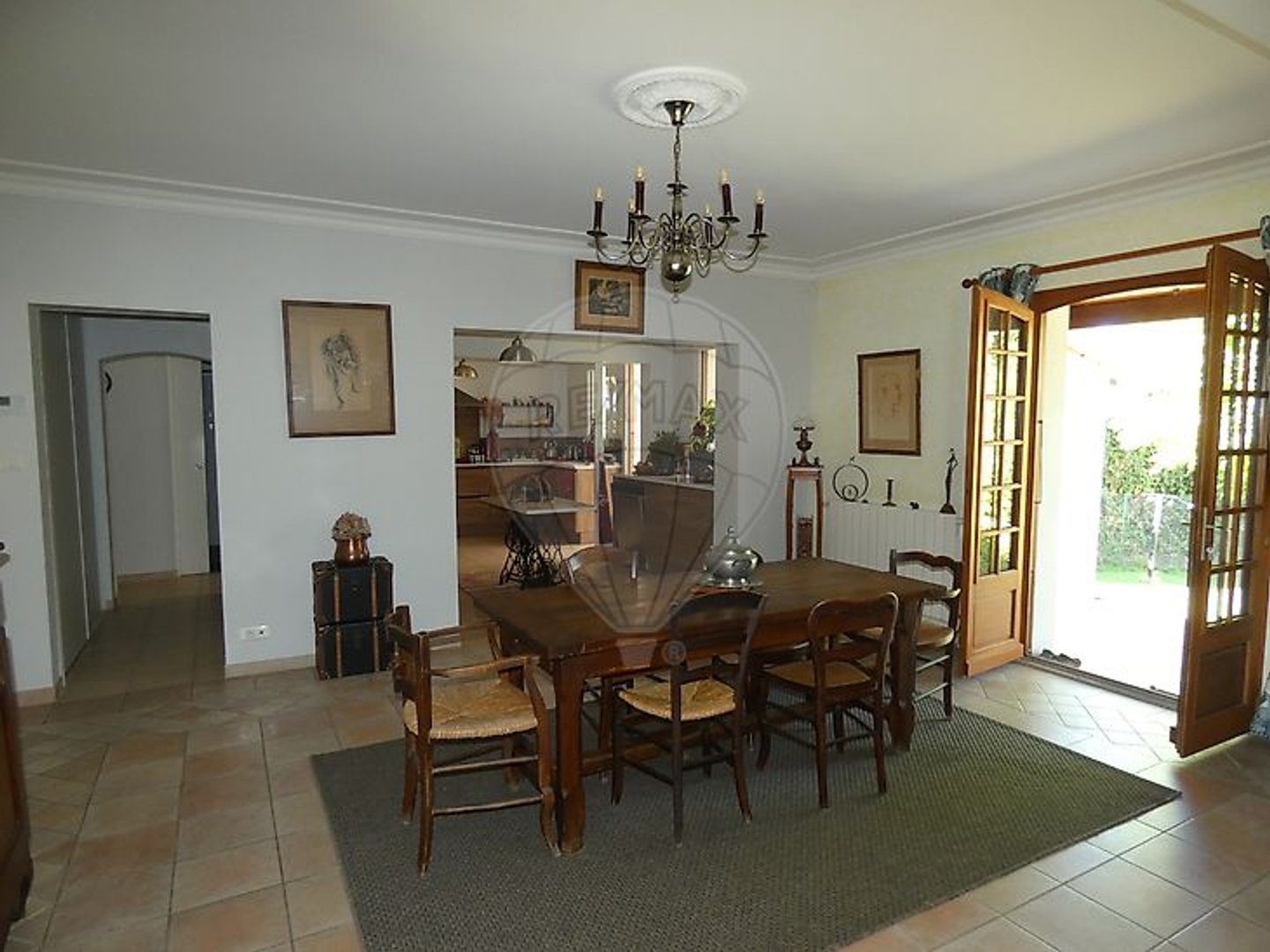Maison à vendre - 9 pièces - 215m2 - Bussac-Sur-Charente (17100)