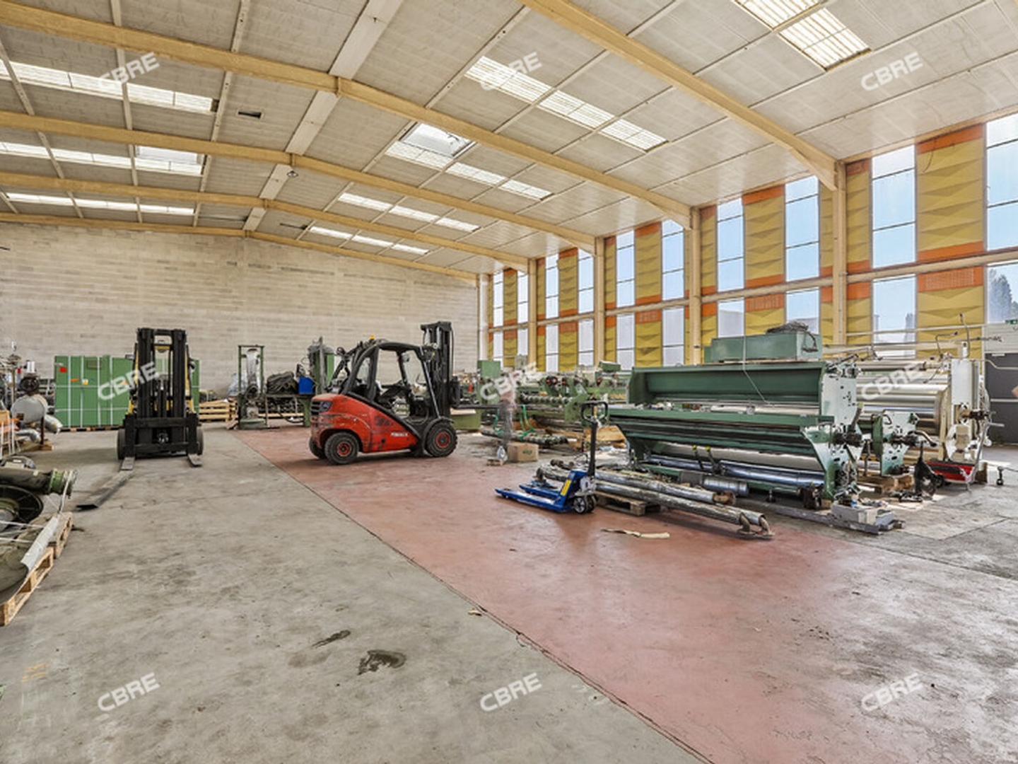 Local industriel 980 m²