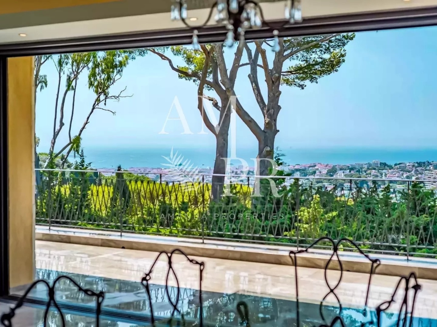 Mougins - Villa contemporaine neuve - Vue mer panoramique