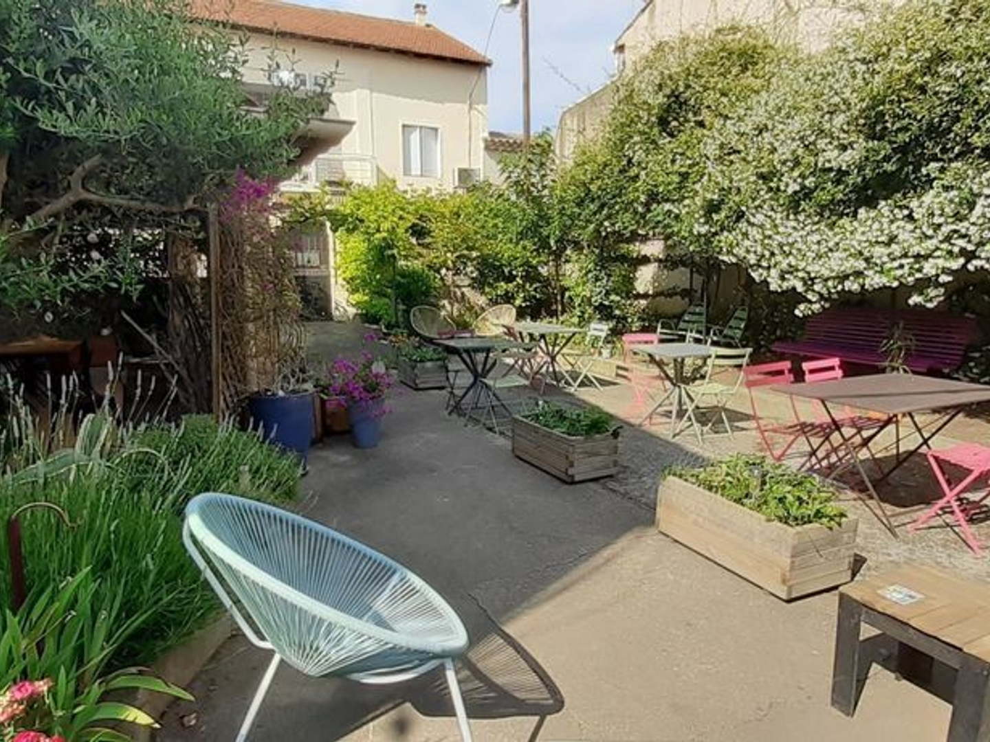 Une maison 220M2 10 pièces extérieur 120M2 garage