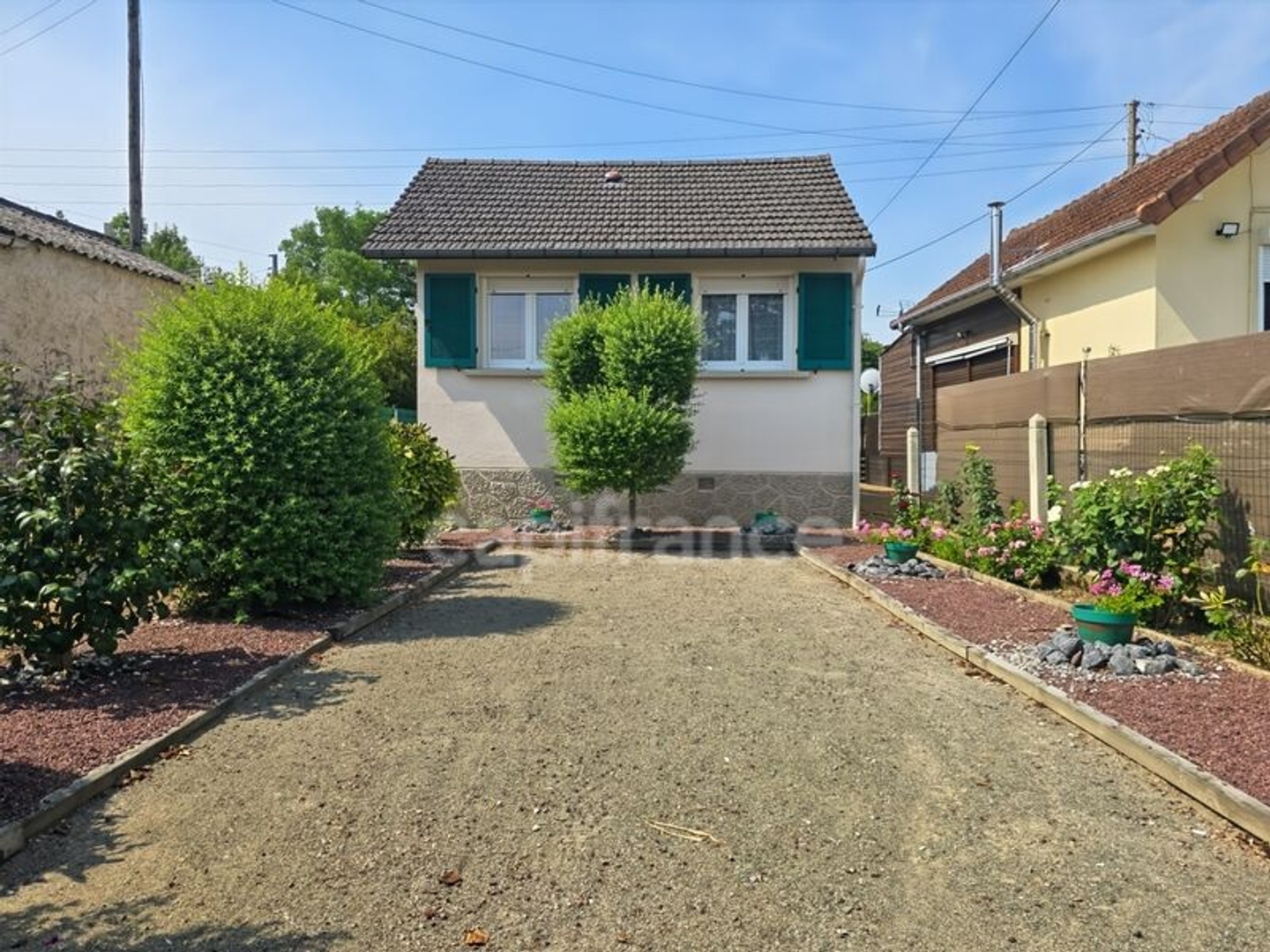 Maison à vendre - 425m2 - Neuville-Sur-Sarthe (72190)