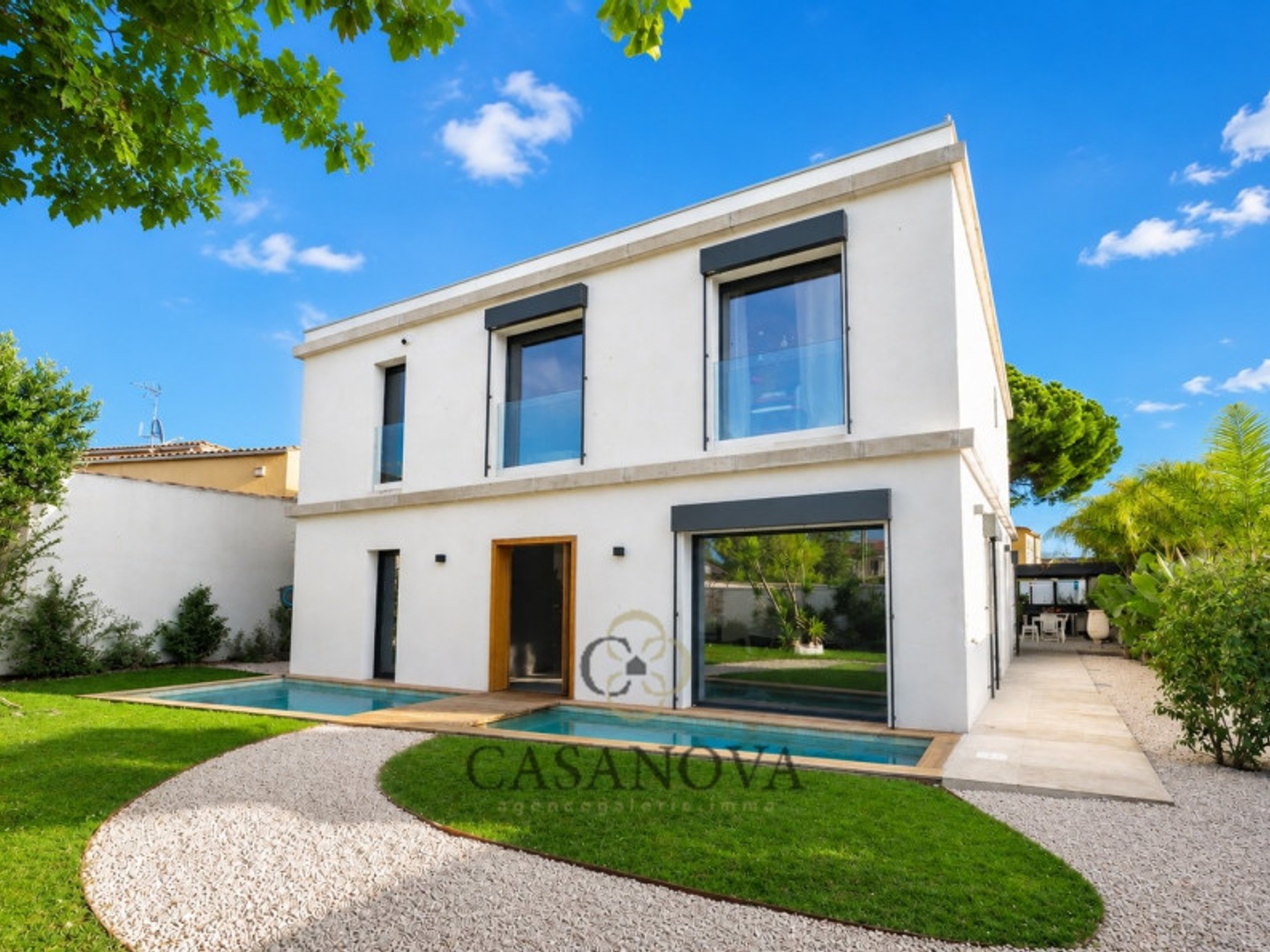 Maison 5 pièces 220 m²