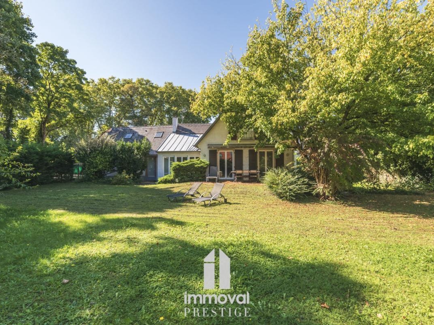 Vends villa - 208.61 m² - 5 pièces, 4 chambres - Strasbourg 67000