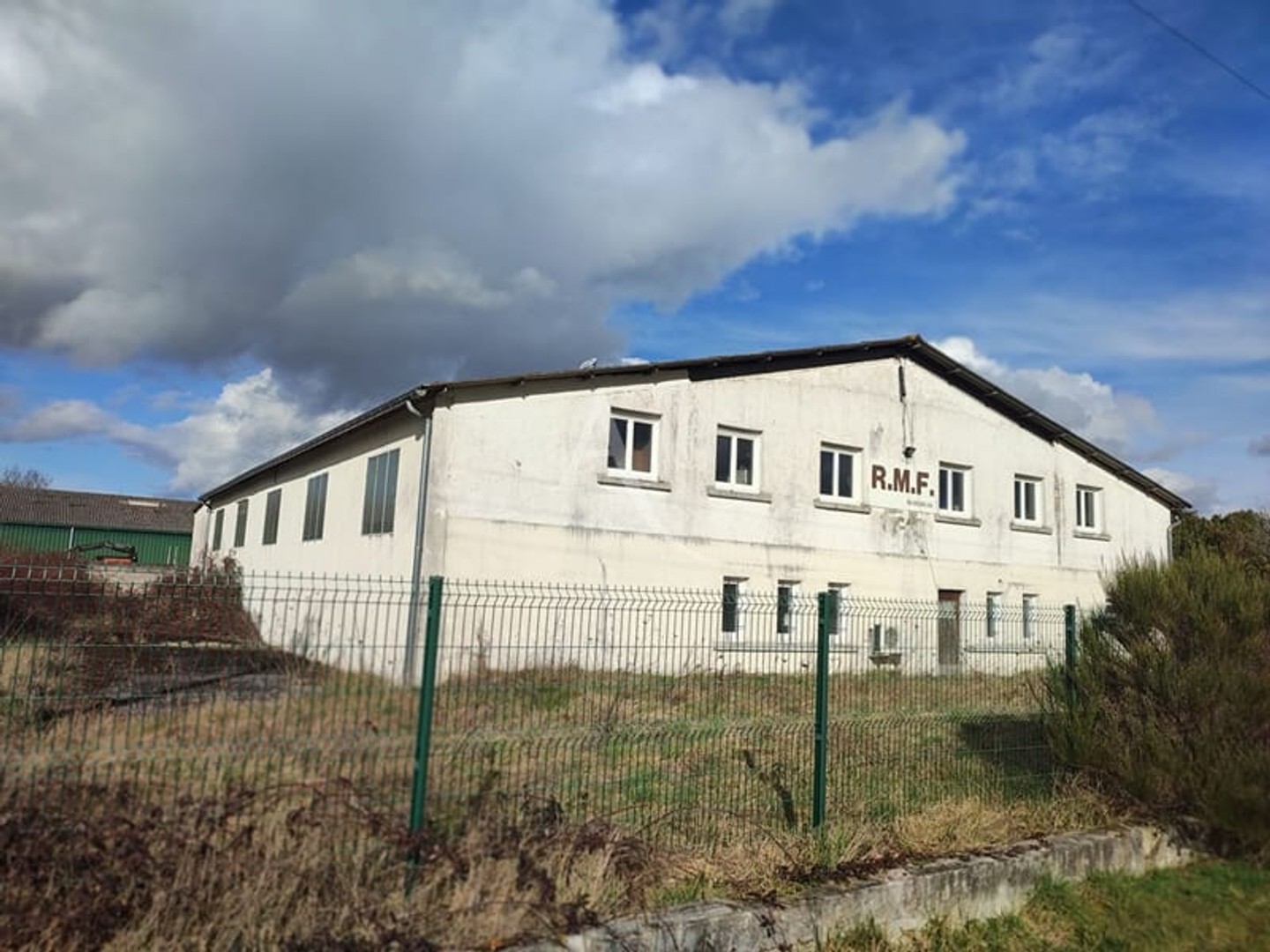 Bureaux 9 pièces 660 m²