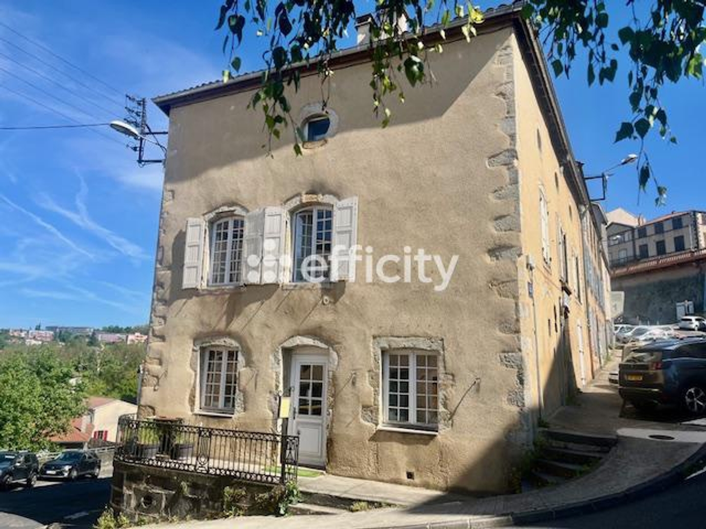 Maison 11 pièces 300 m²