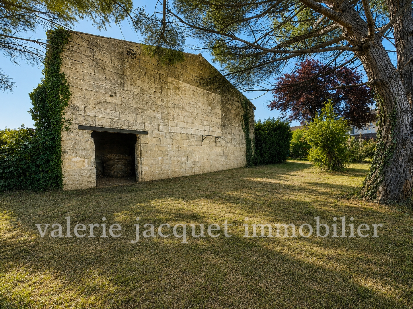 Maison à vendre - 5 pièces - 152m2 - Lussac (33570)