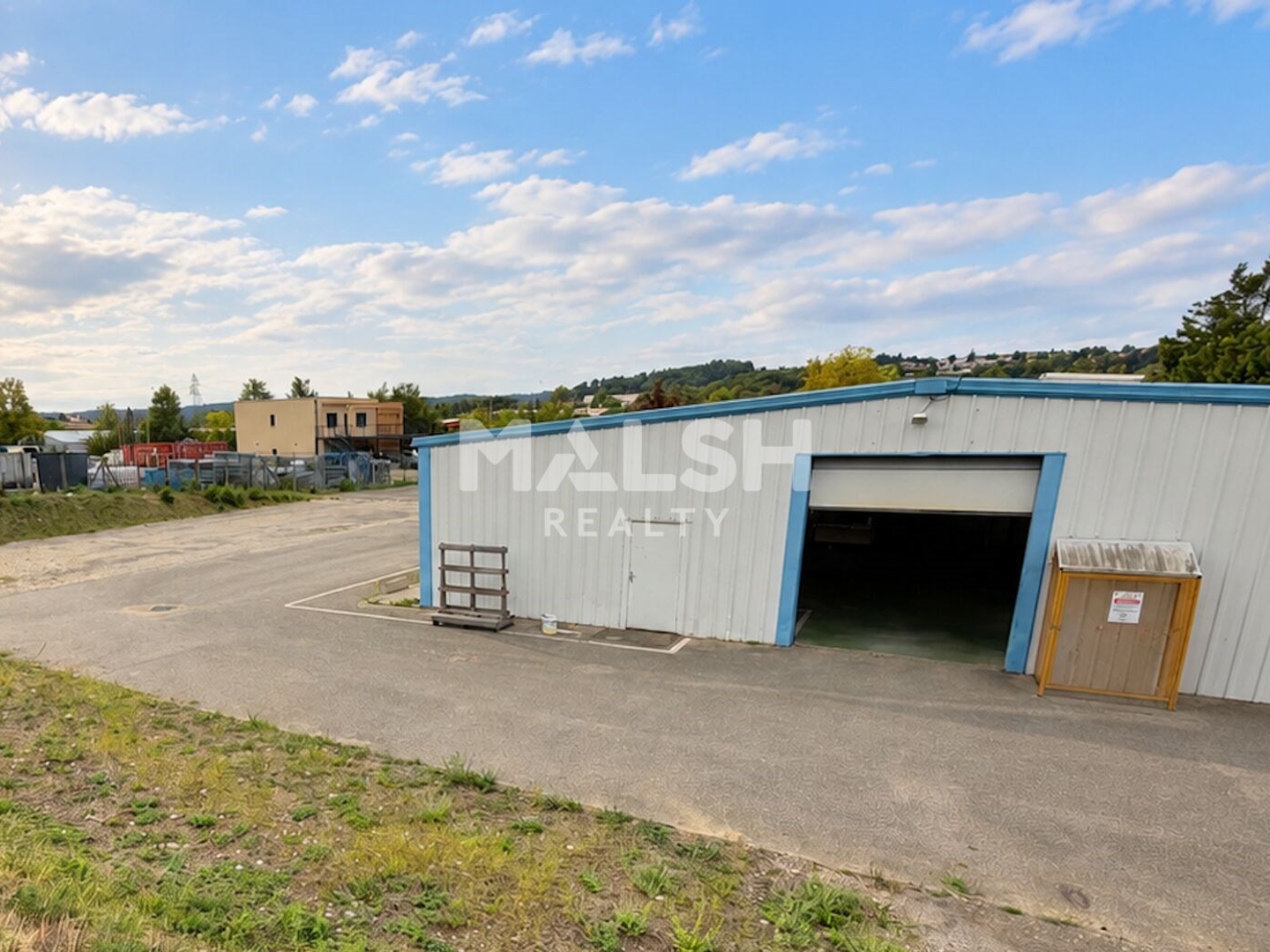 Local industriel 680 m²