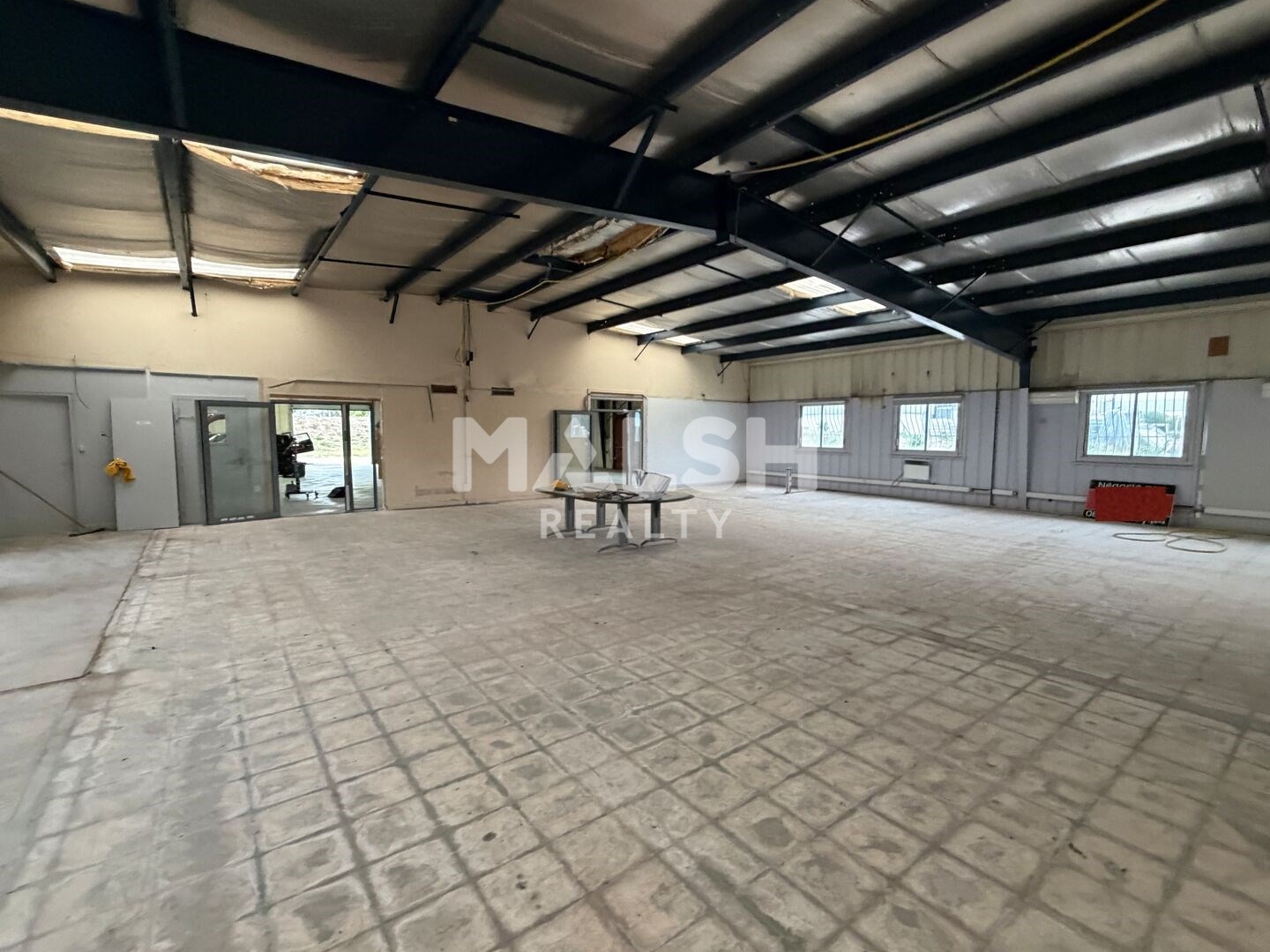 Locaux à vendre - 680m2 - Pont-Évêque (38780)