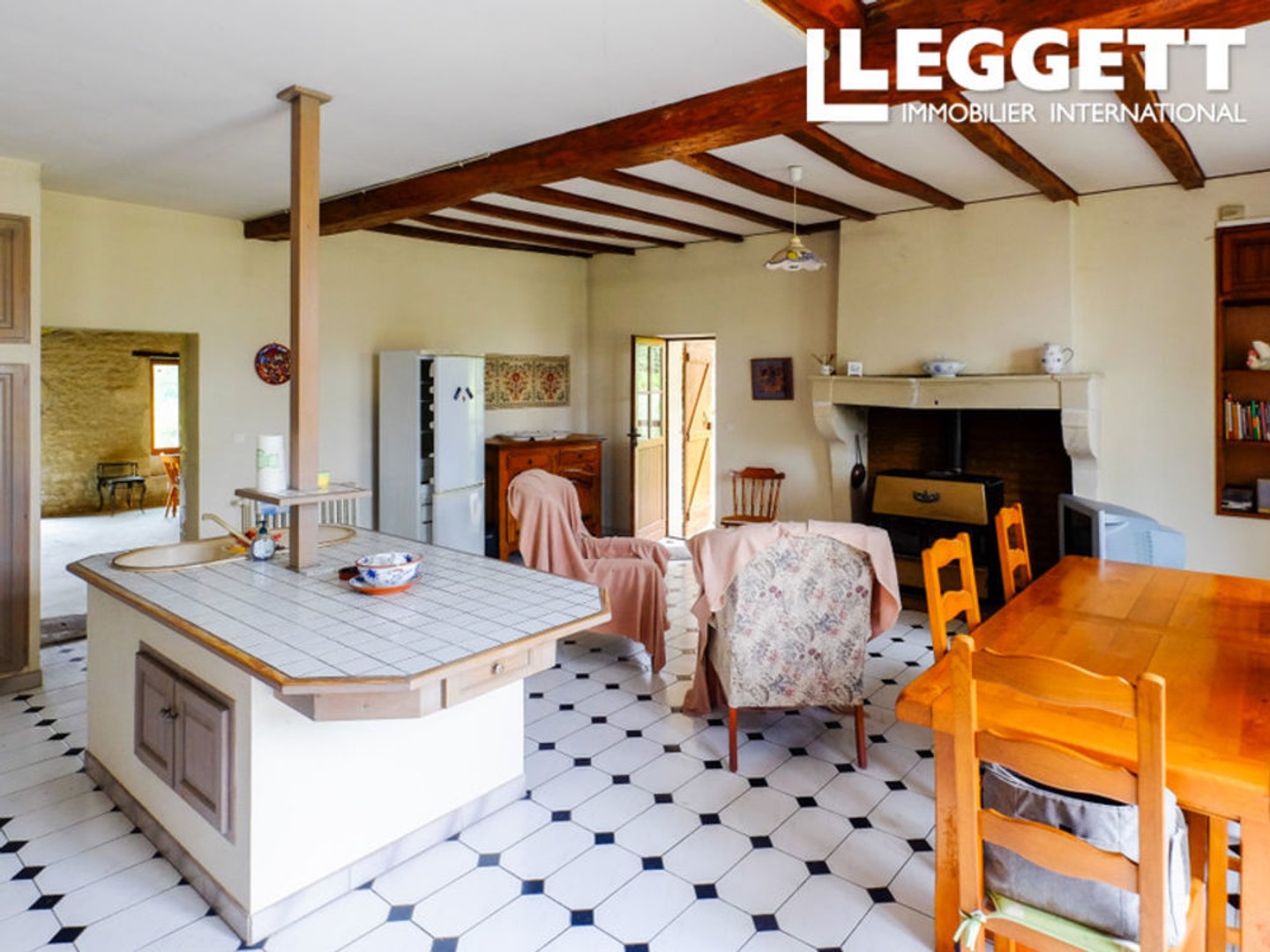 Maison à vendre - 10 pièces - 251m2 - Saint-Pierre-De-J... (17400)