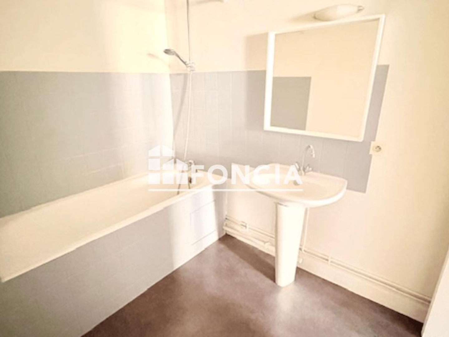 Appartement à vendre - 2 pièces - 49m2 - Le Charme (45230)