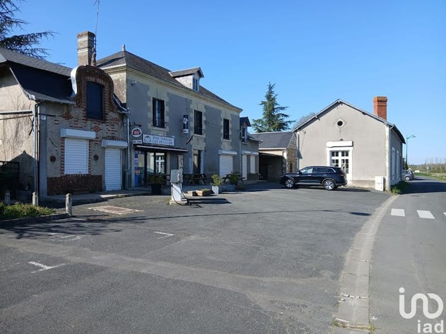 Commerce 247 m²