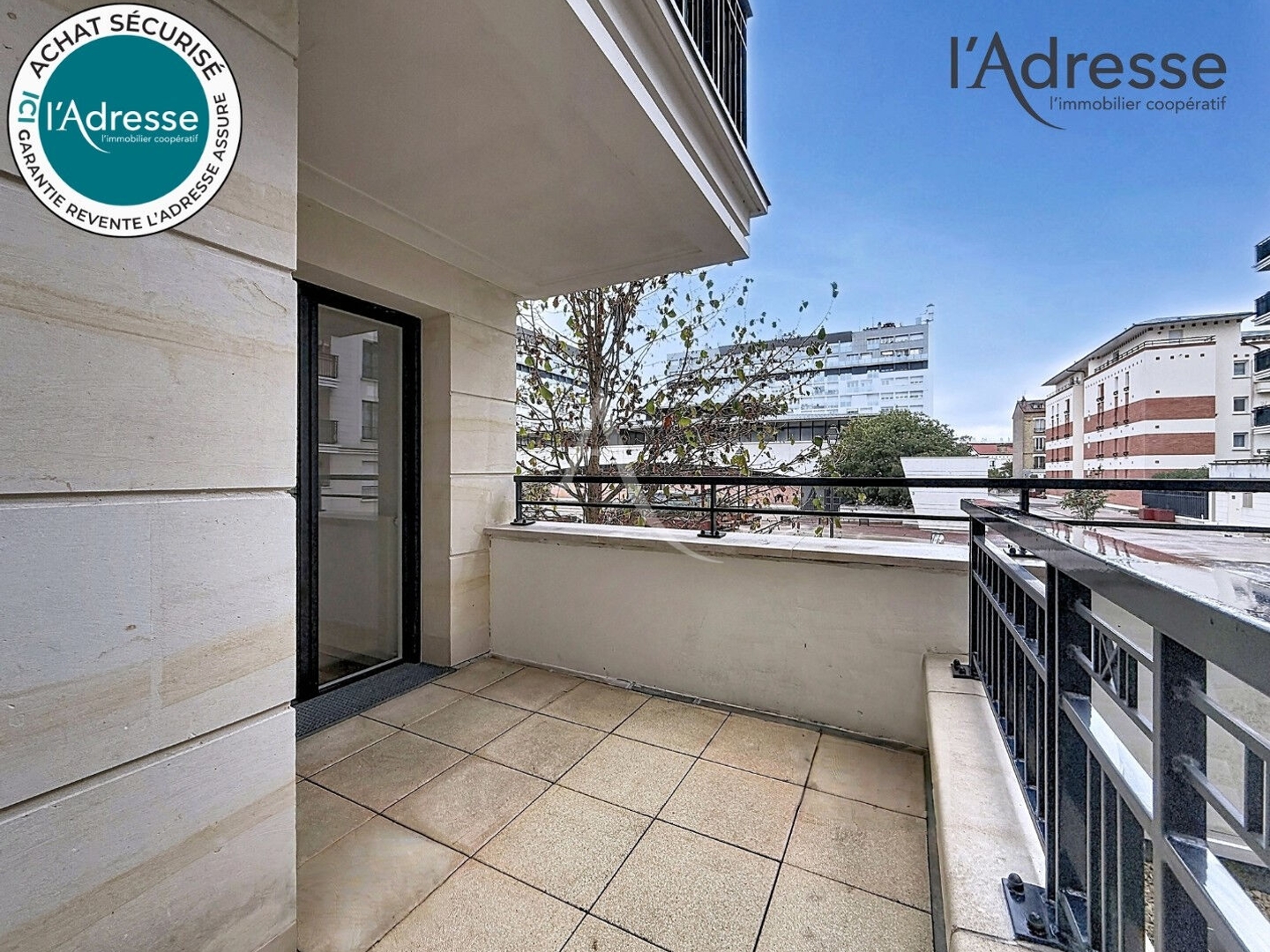 SURESNES/ Place de la Hall - Appartement 2 pièces 42m² - 1 Terrasse - 1 Parking