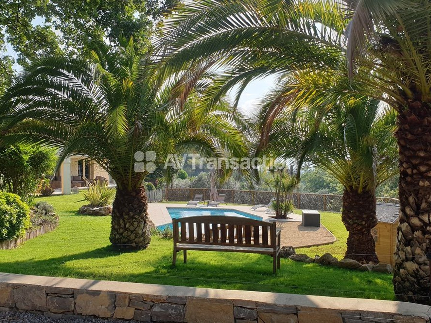 Belle villa provençale située dans un quartier résidentiel calme