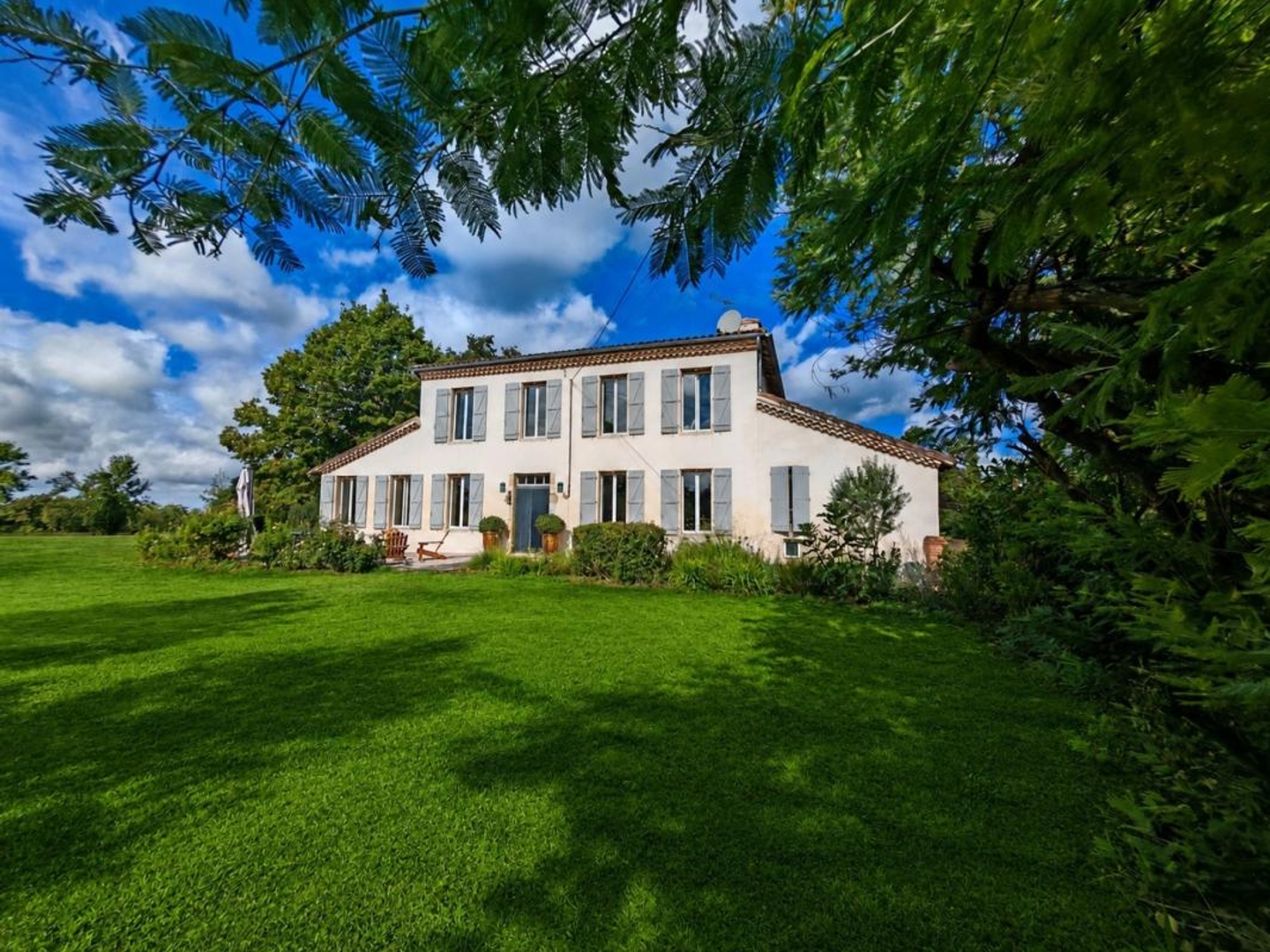Maison de maître de 1820 entièrement rénovée 262 m² sur 2 hectares Eauze
