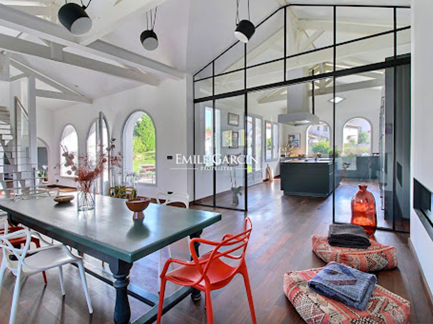 Maison 6 pièces 337 m²