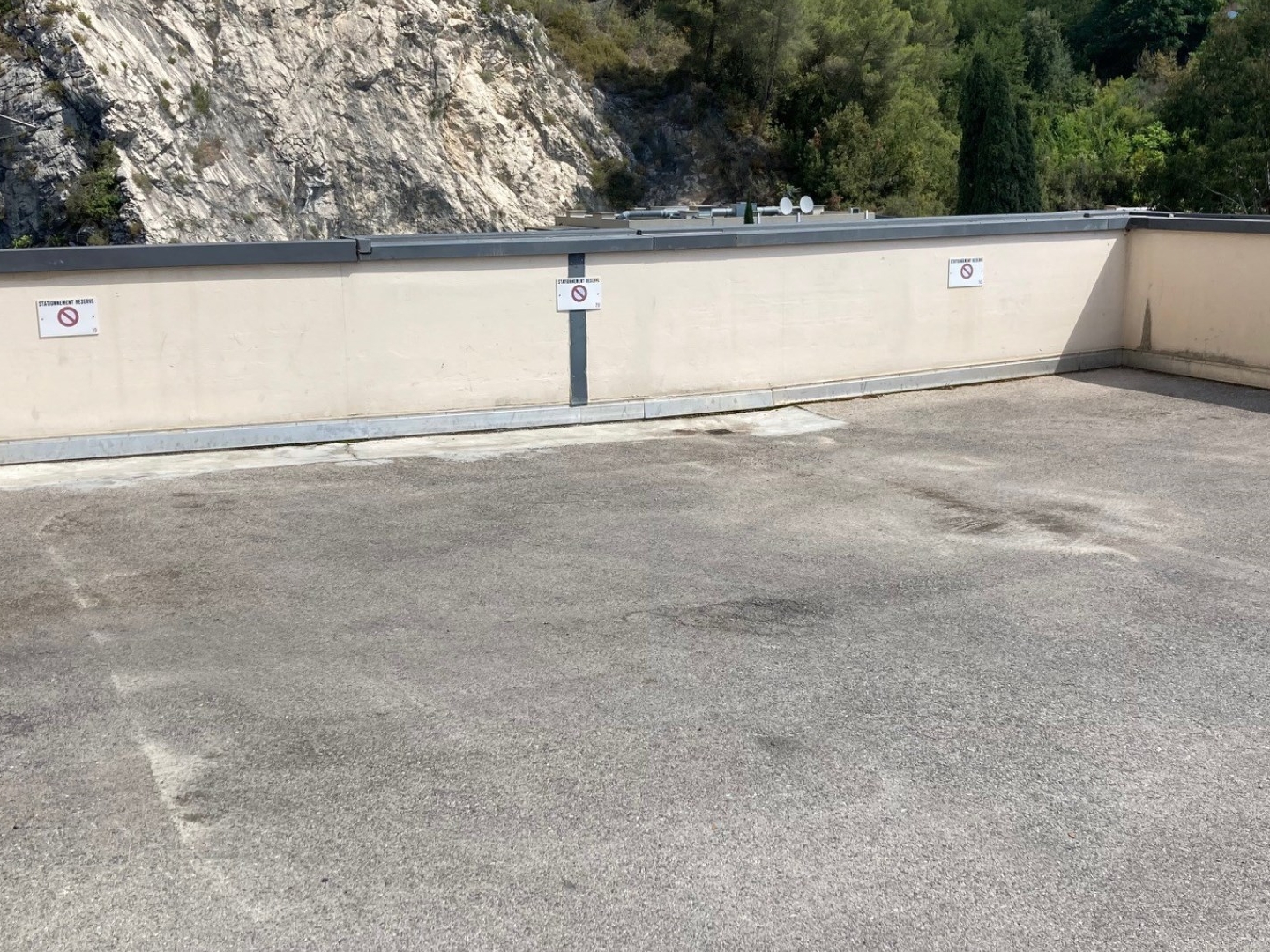 Locaux à vendre - 100m2 - Saint-André-De-La... (06730)