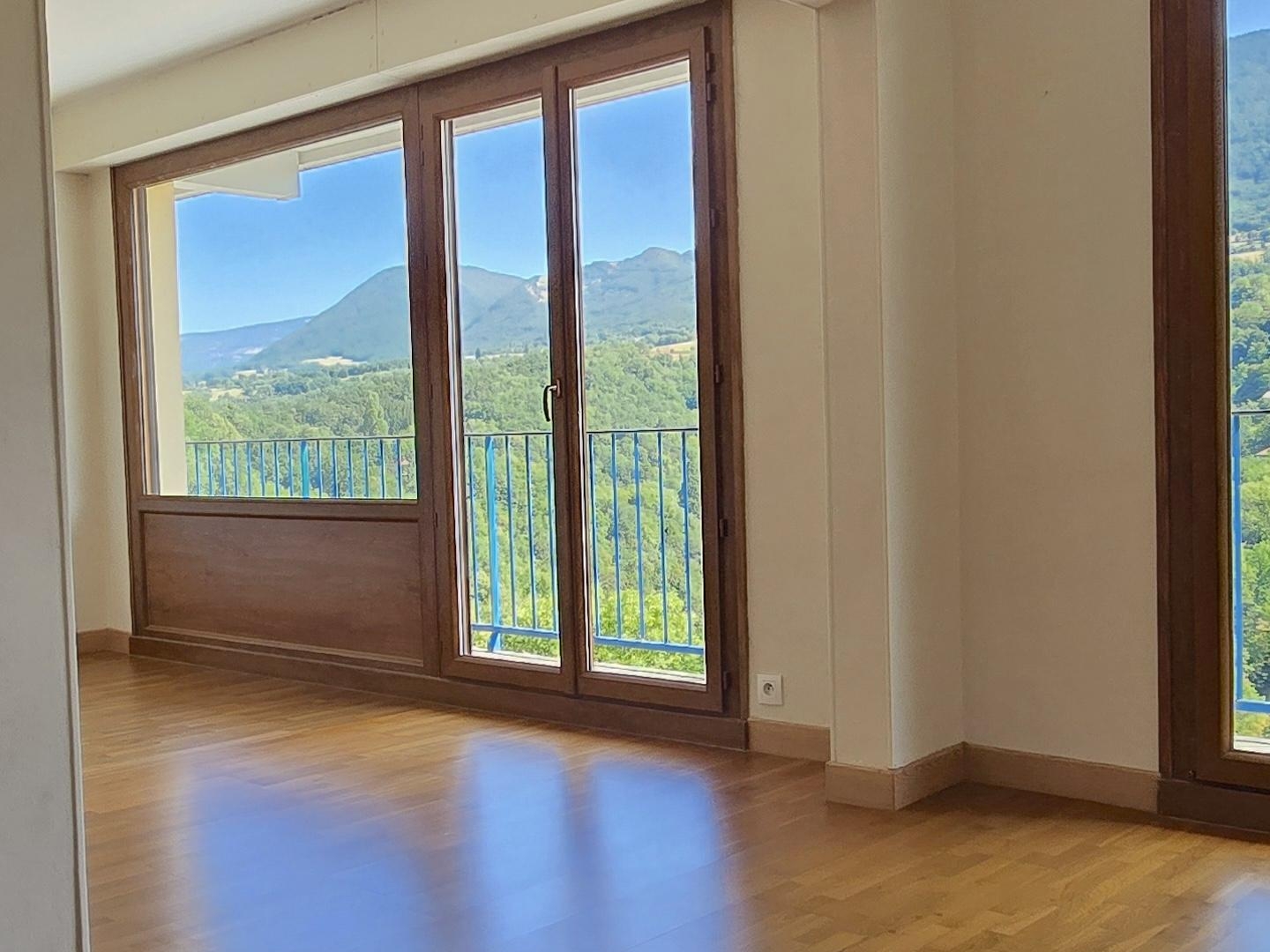 Appartement à vendre - 3 pièces - 76m2 - Valserhône (01200)