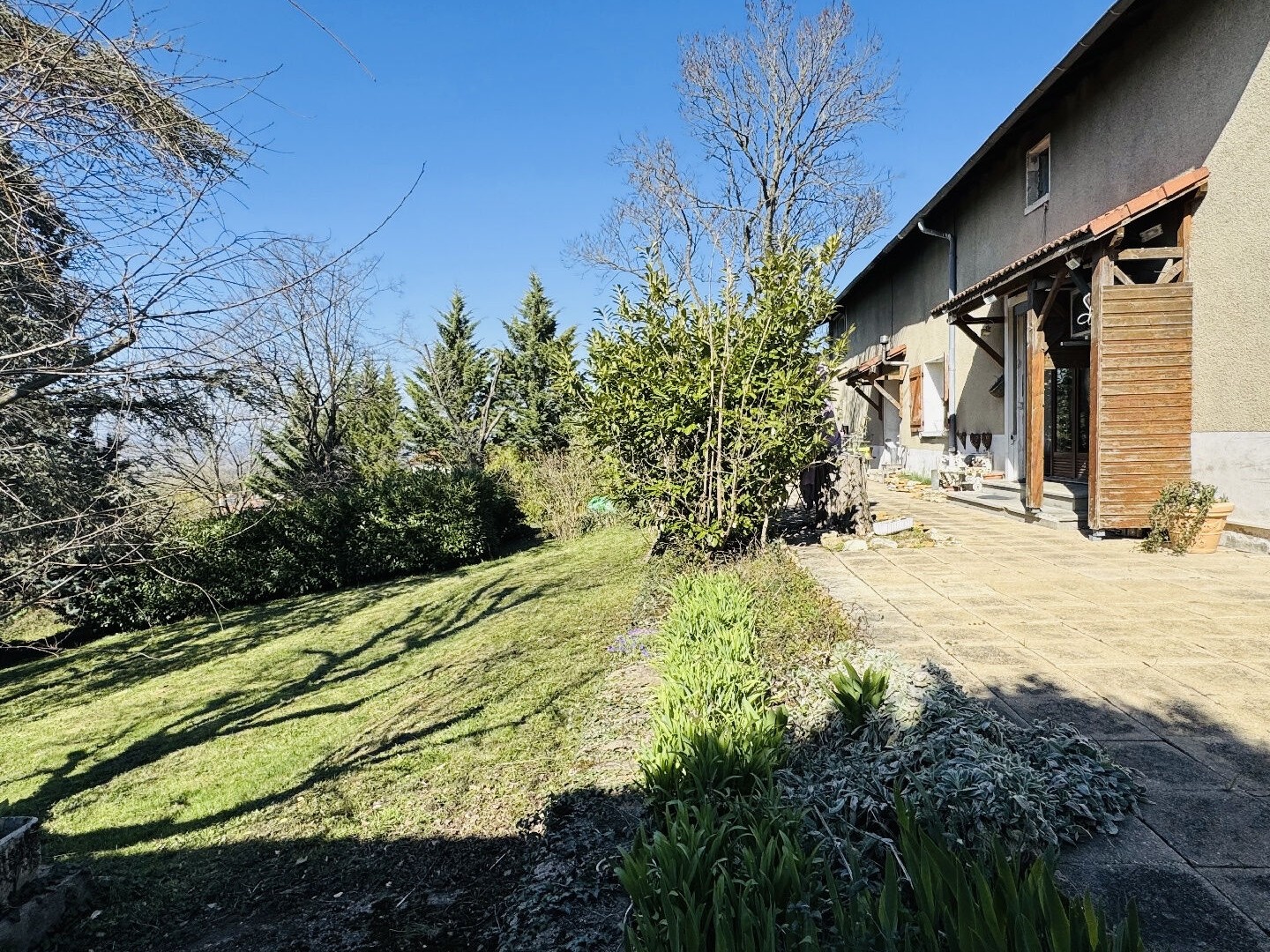 À Vendre Maison familiale avec grand terrain au coeur de Li