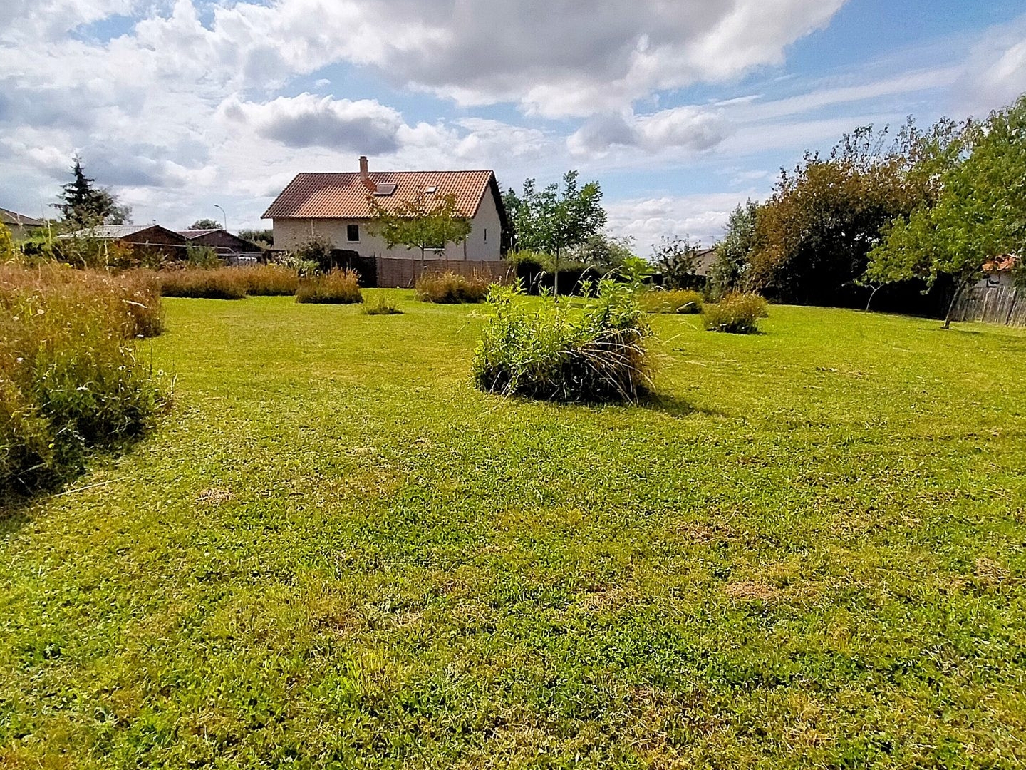 Terrain à vendre - 1024m2 - L'isle-Jourdain (86150)
