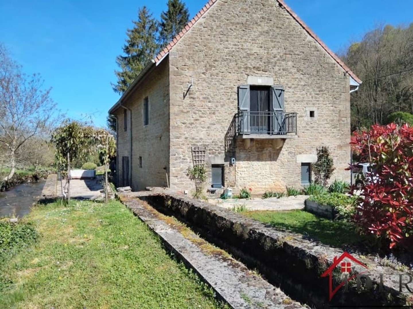 Maison à vendre - 9 pièces - 240m2 - Macornay (39570)