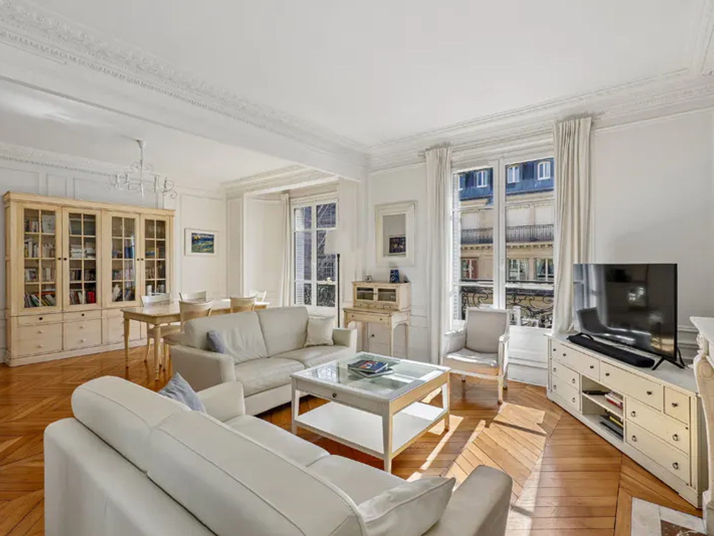 Paris 16e - Jasmin | Appartement familial rénové en étage élevé avec balcons
