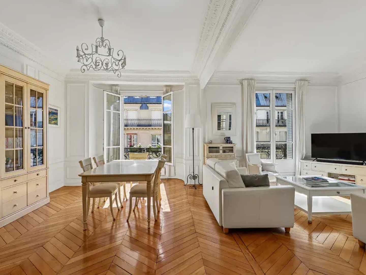 Appartement à vendre - 6 pièces - 128m2 - Paris 16e (75016)