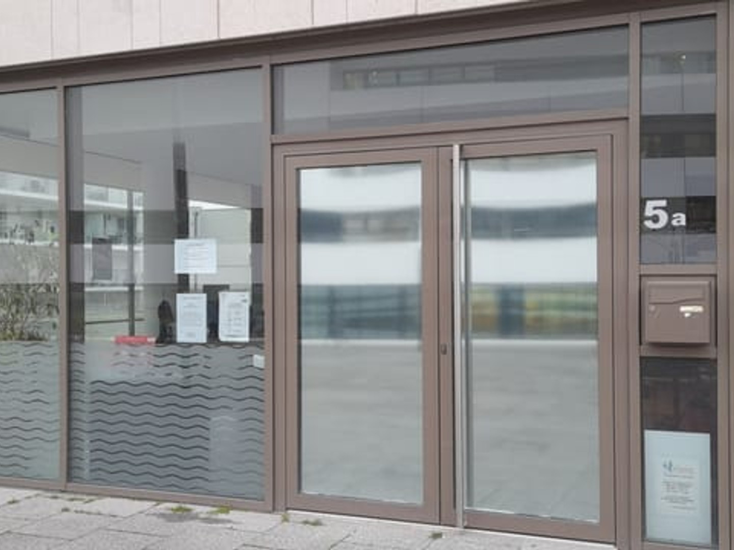 Immeuble commercial 2 pièces 90 m²