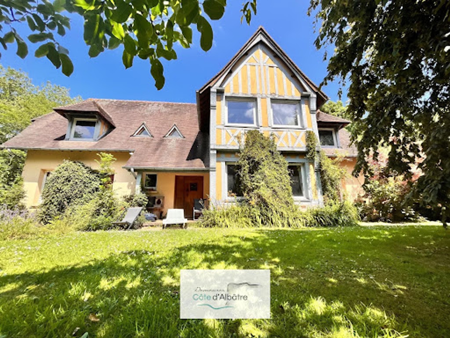Maison 10 pièces 236 m²